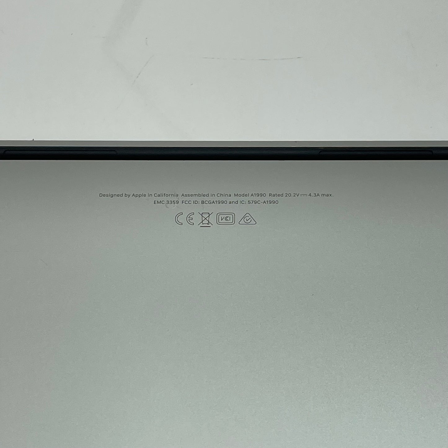 2018 Apple MacBook Pro 15" i7 2.6GHz 16GB RAM 512GB SSD Silver A1990
