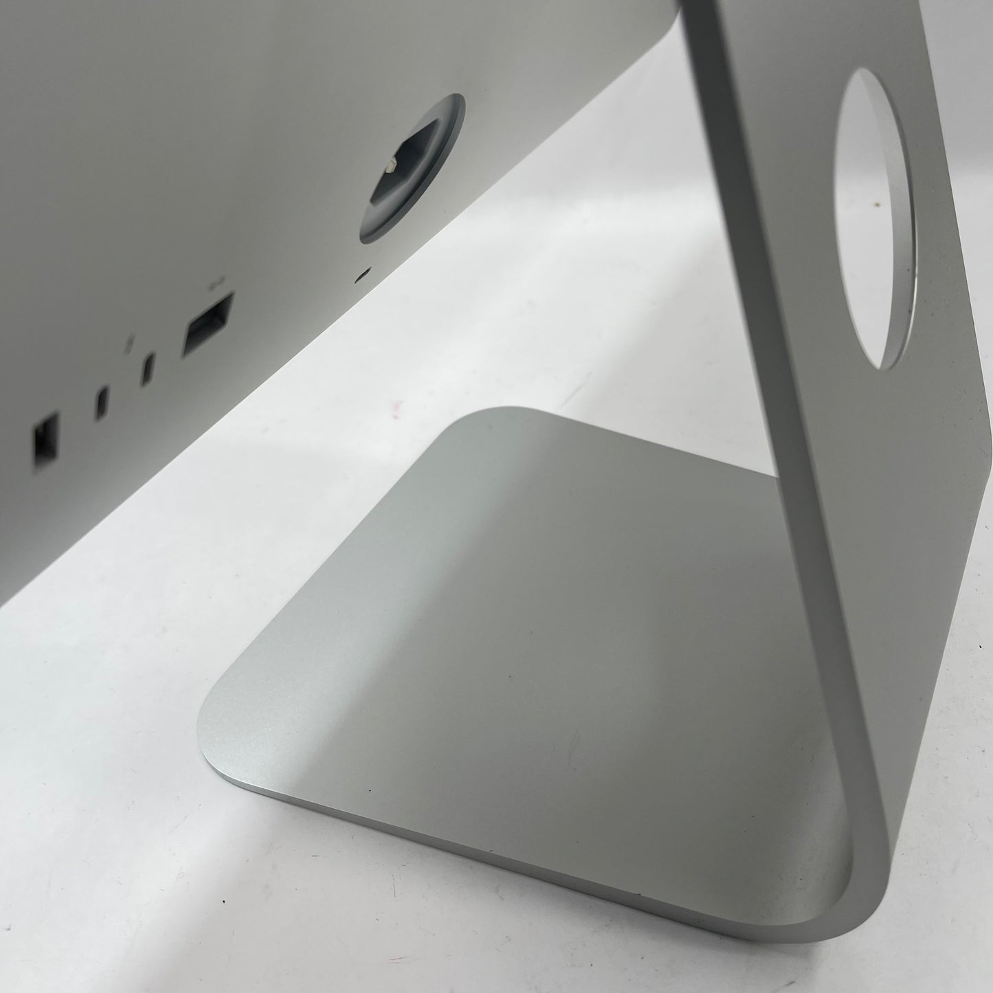2017 Apple iMac 21.5" i5 7th Gen 3.0GHz 8GB RAM 1TB HDD Silver A1418