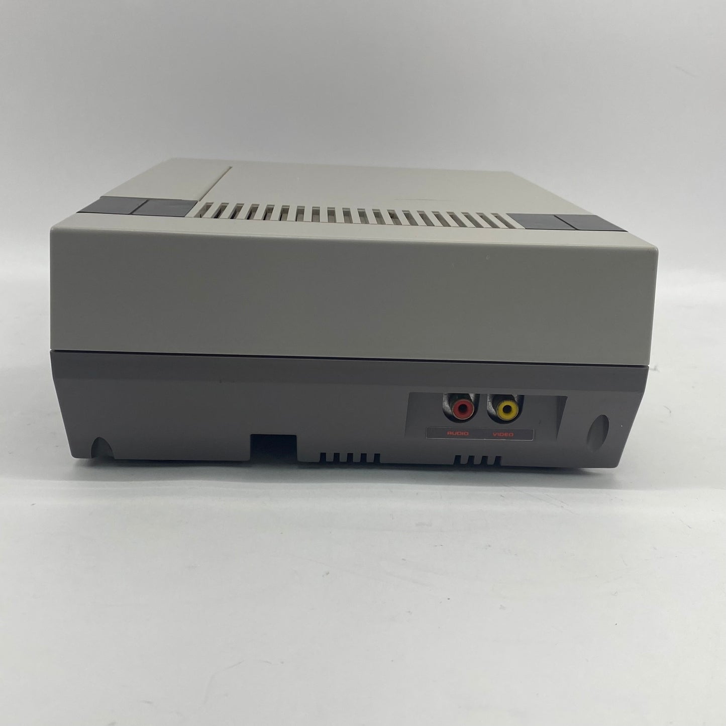 Nintendo Entertainment System NES Video Game Console NES-001 Gray