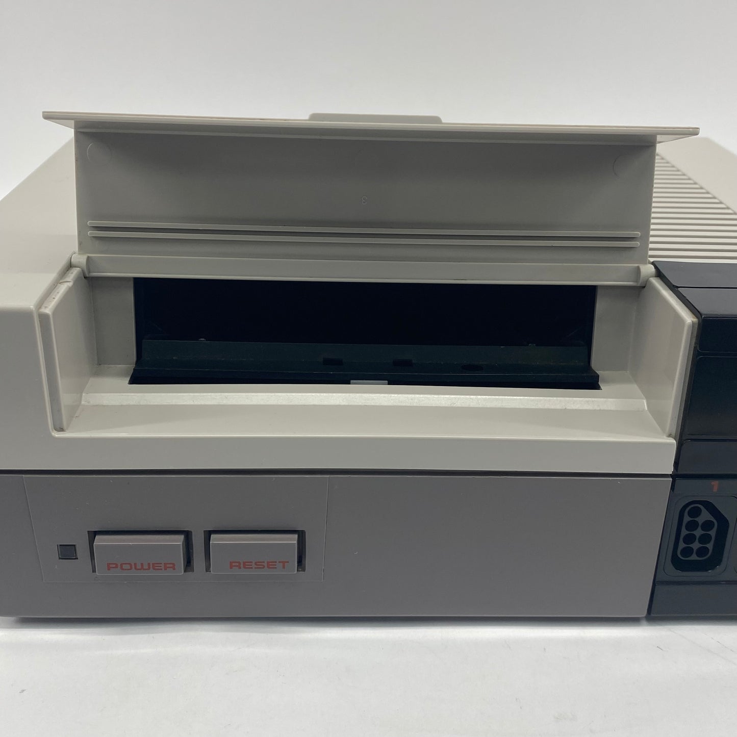 Nintendo Entertainment System NES Video Game Console NES-001 Gray