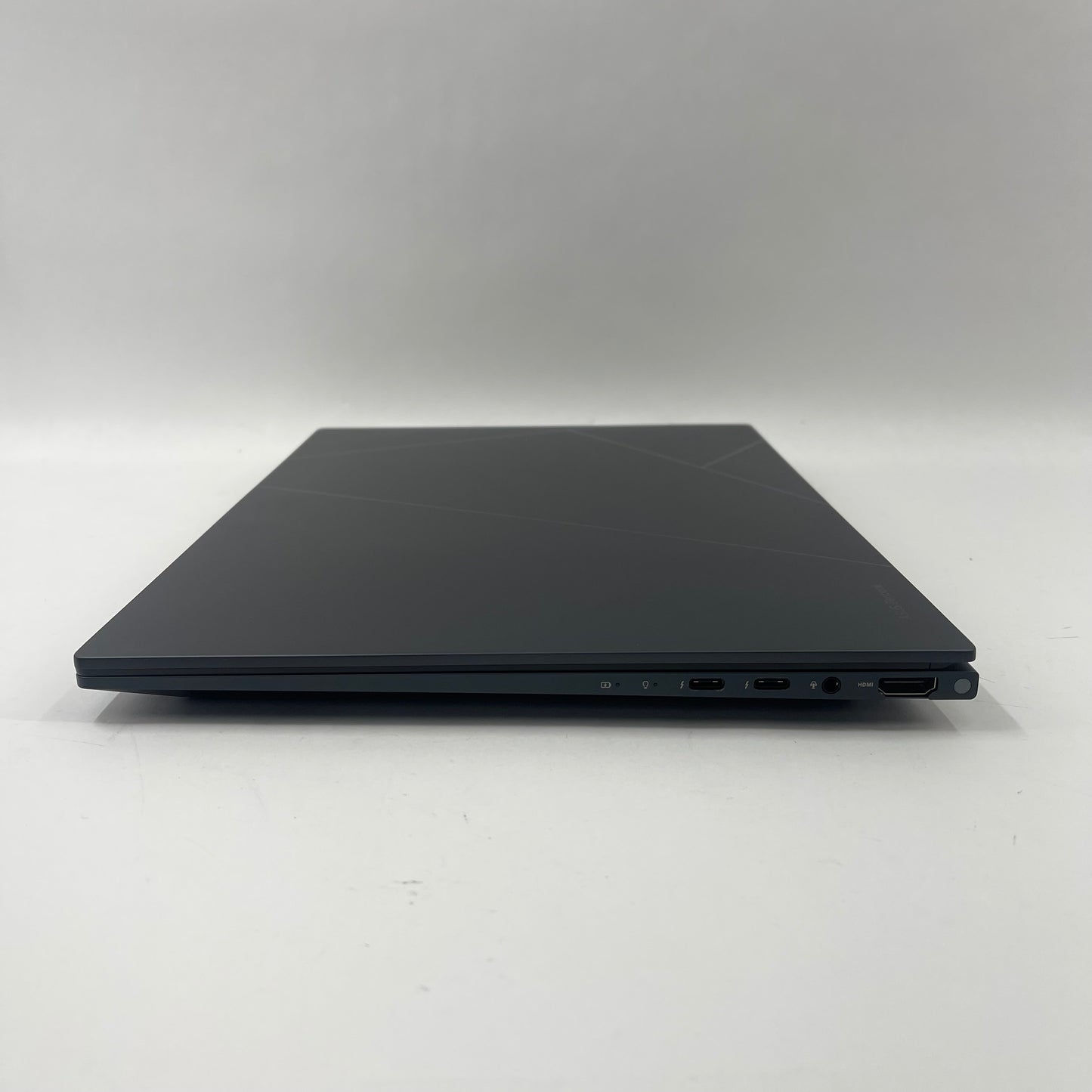 ASUS Zenbook Q420V 14.5" i7-13700H 2.4GHz 16GB RAM 512GB SSD