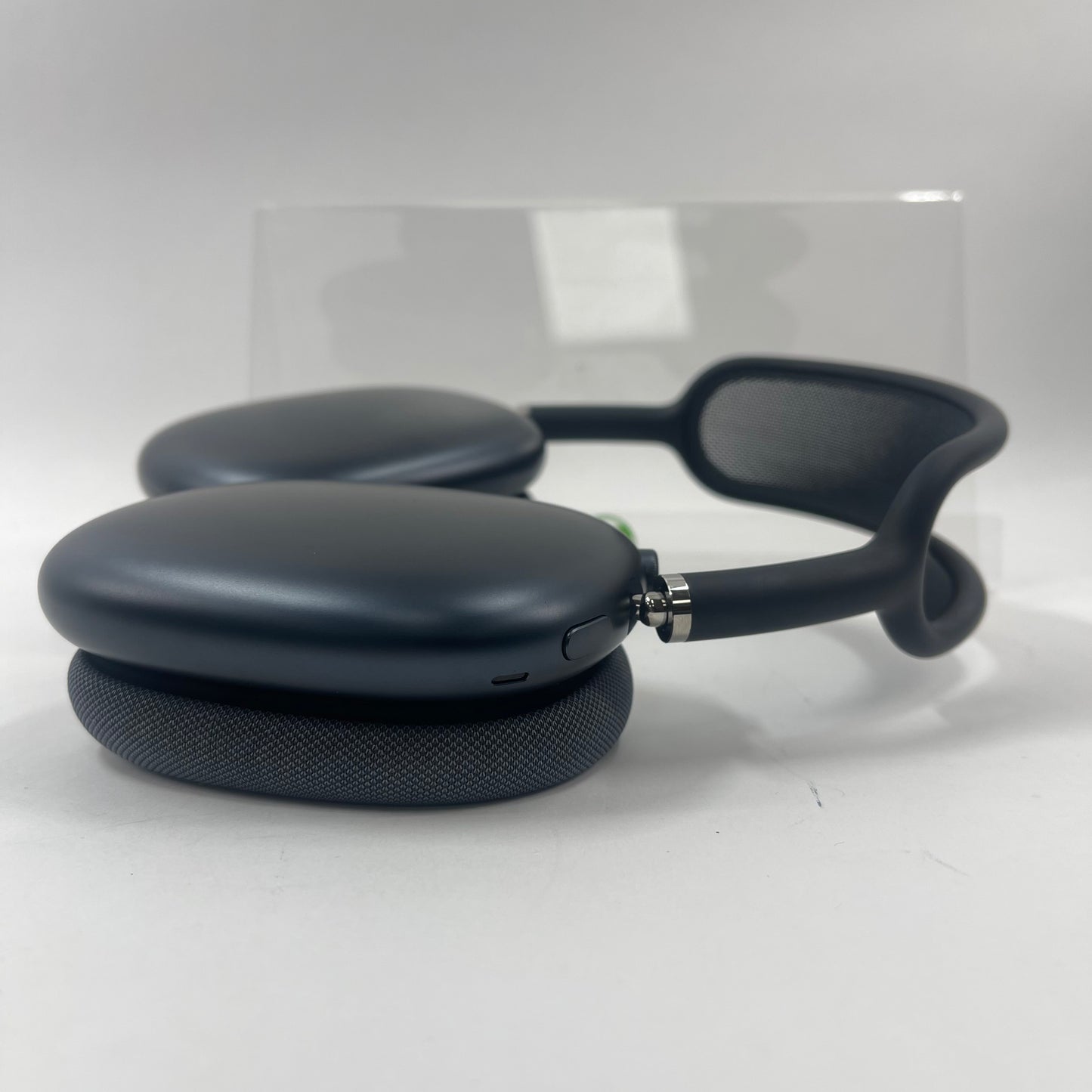 Apple AirPods Max Wireless Over-Ear Headphones Midnight MWW43AM/A