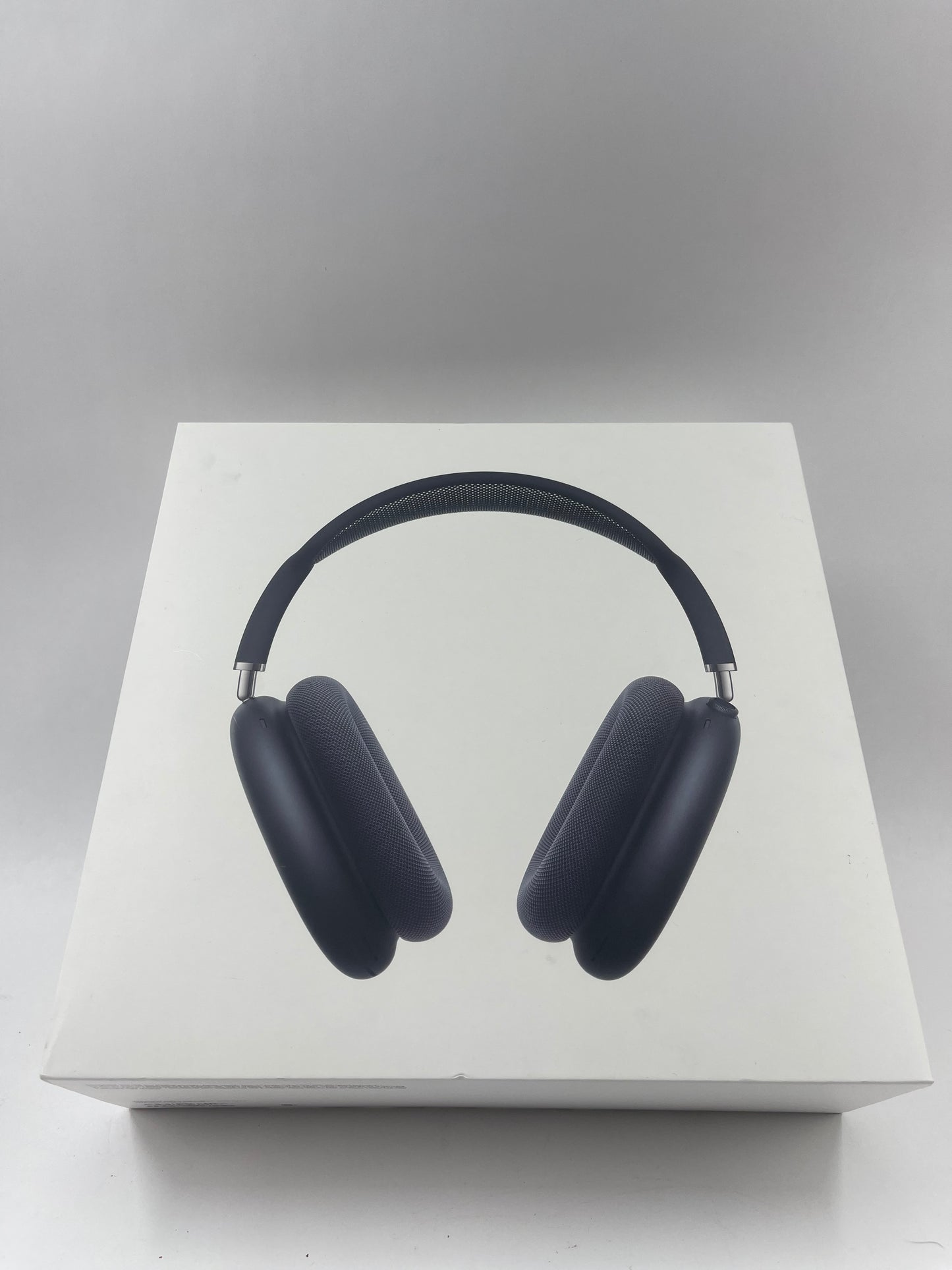 Apple AirPods Max Wireless Over-Ear Headphones Midnight MWW43AM/A