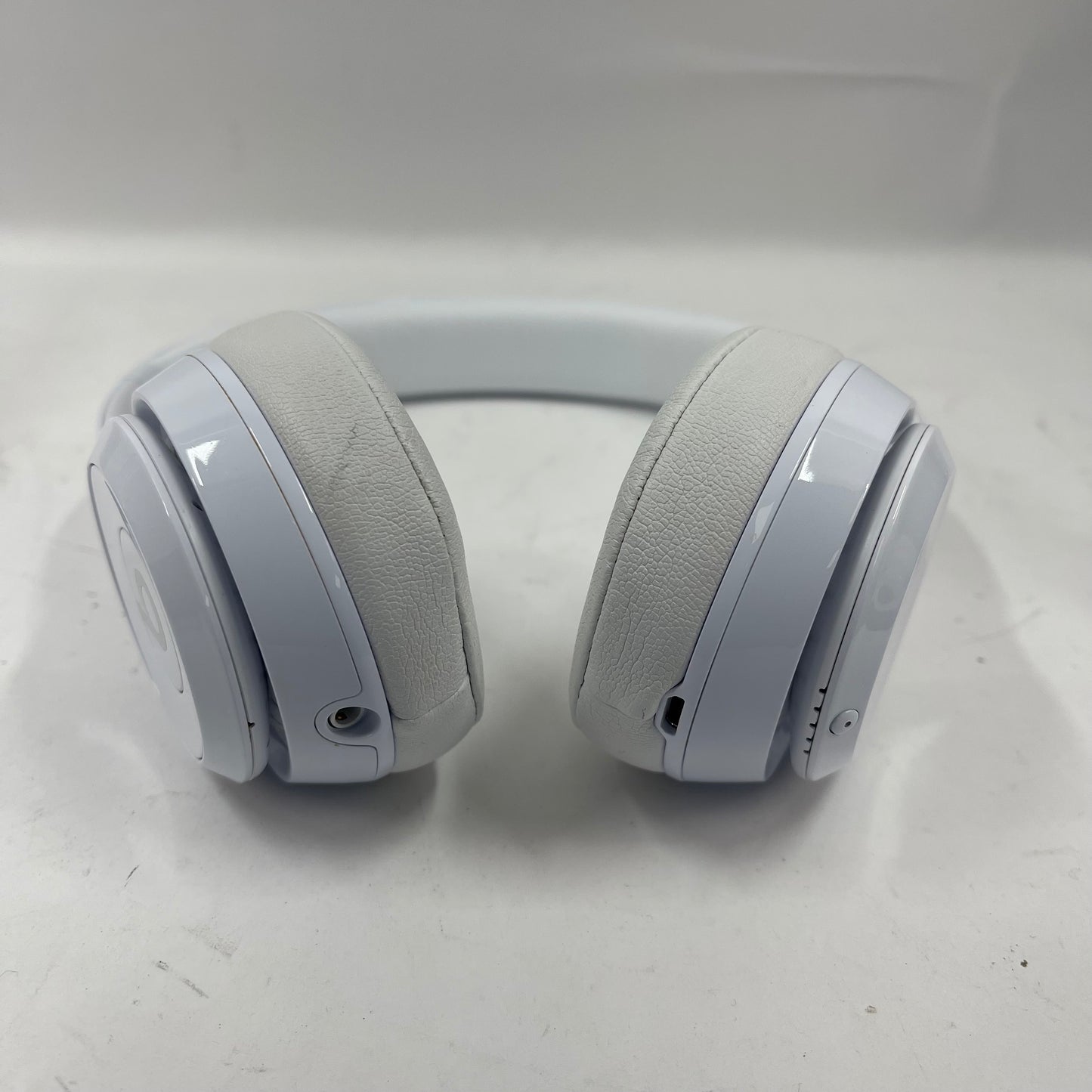 Beats Solo3 Wireless Over-Ear Bluetooth Headphones White MNEP2LL/A