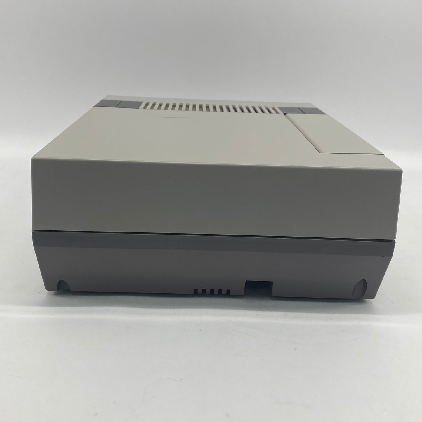 Nintendo Entertainment System NES Video Game Console NES-001 Gray