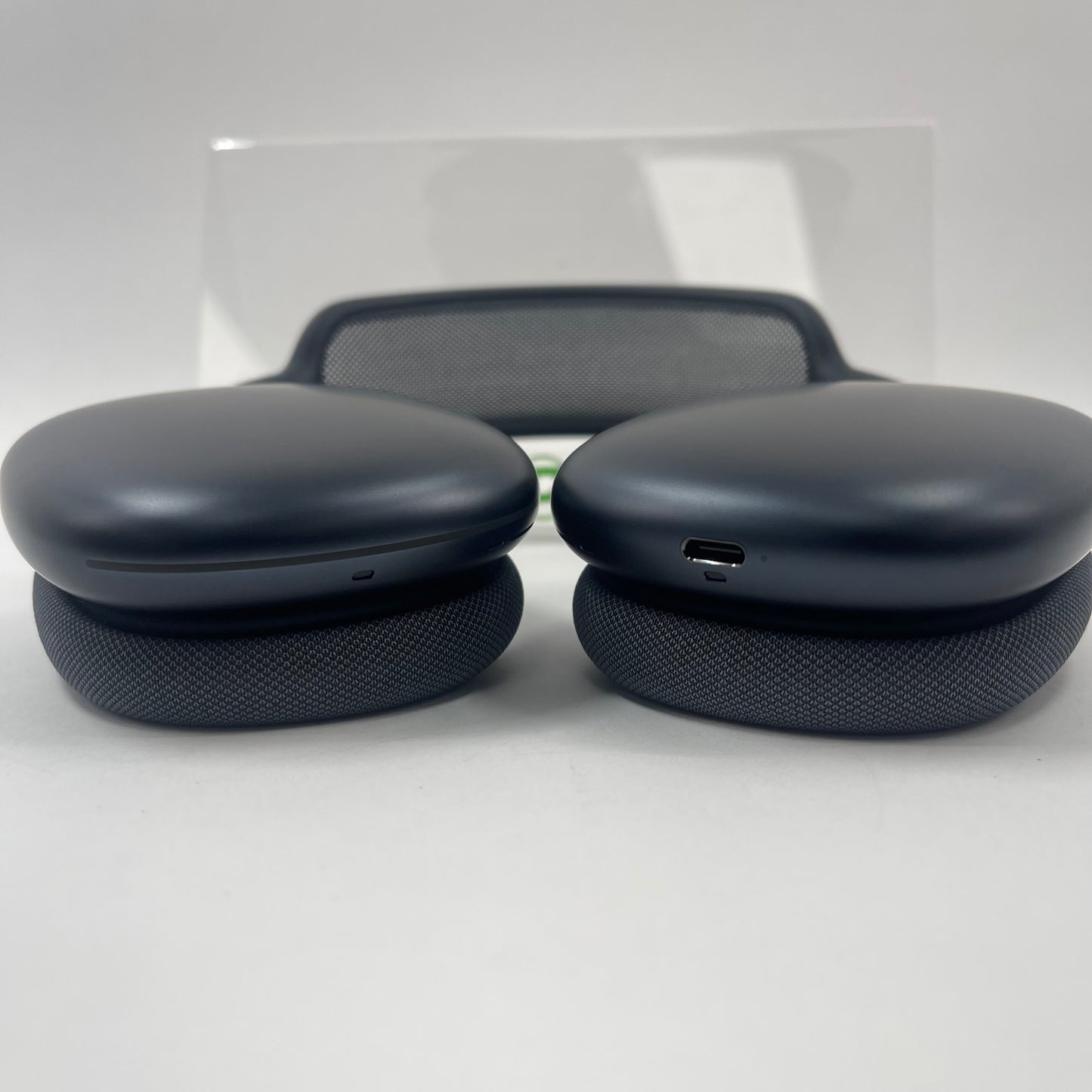 Apple AirPods Max Wireless Over-Ear Headphones Midnight MWW43AM/A