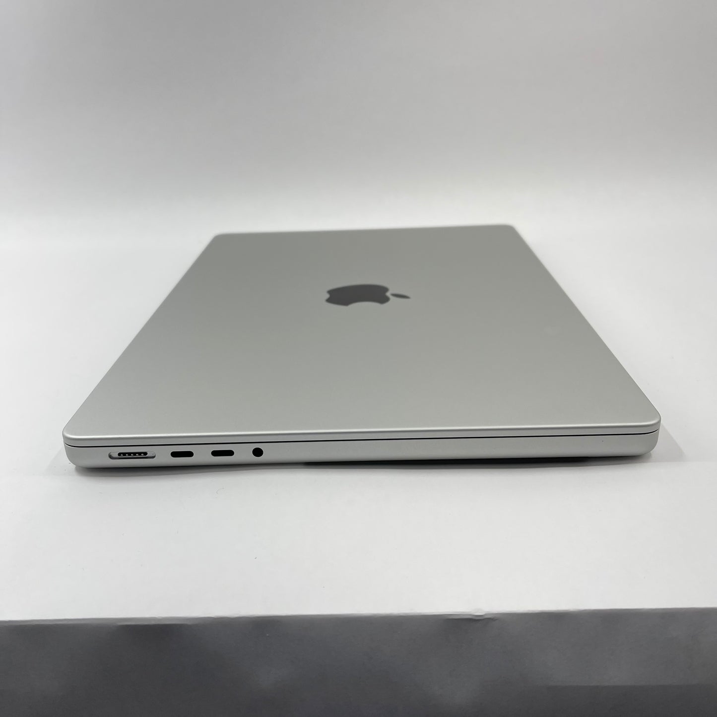 2023 Apple MacBook Pro 14" M3 10C GPU 4.0GHz 16GB RAM 1TB SSD A2918