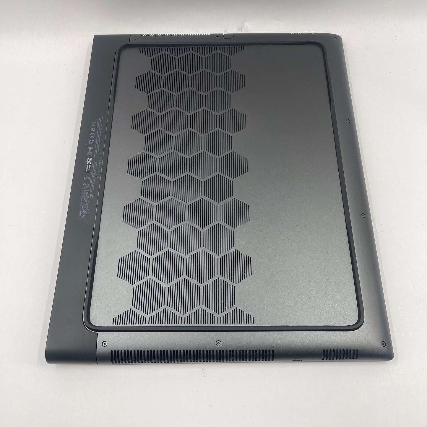 Alienware M18 P51E 18" i9-13900HX 2.2GHz 32GB RAM 1TB SSD GeForce RTX 4080