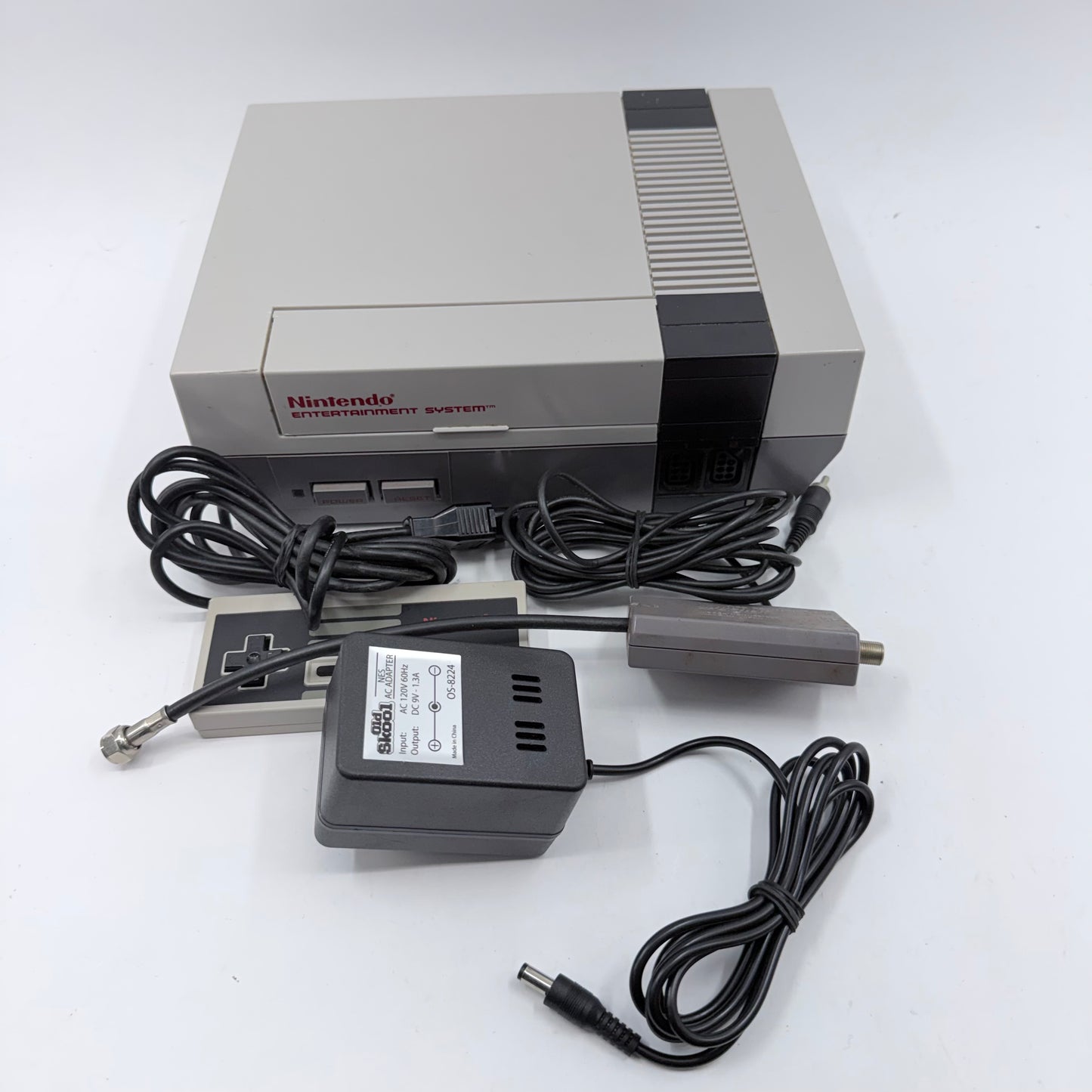 Nintendo Entertainment System NES Video Game Console NES-001 Gray