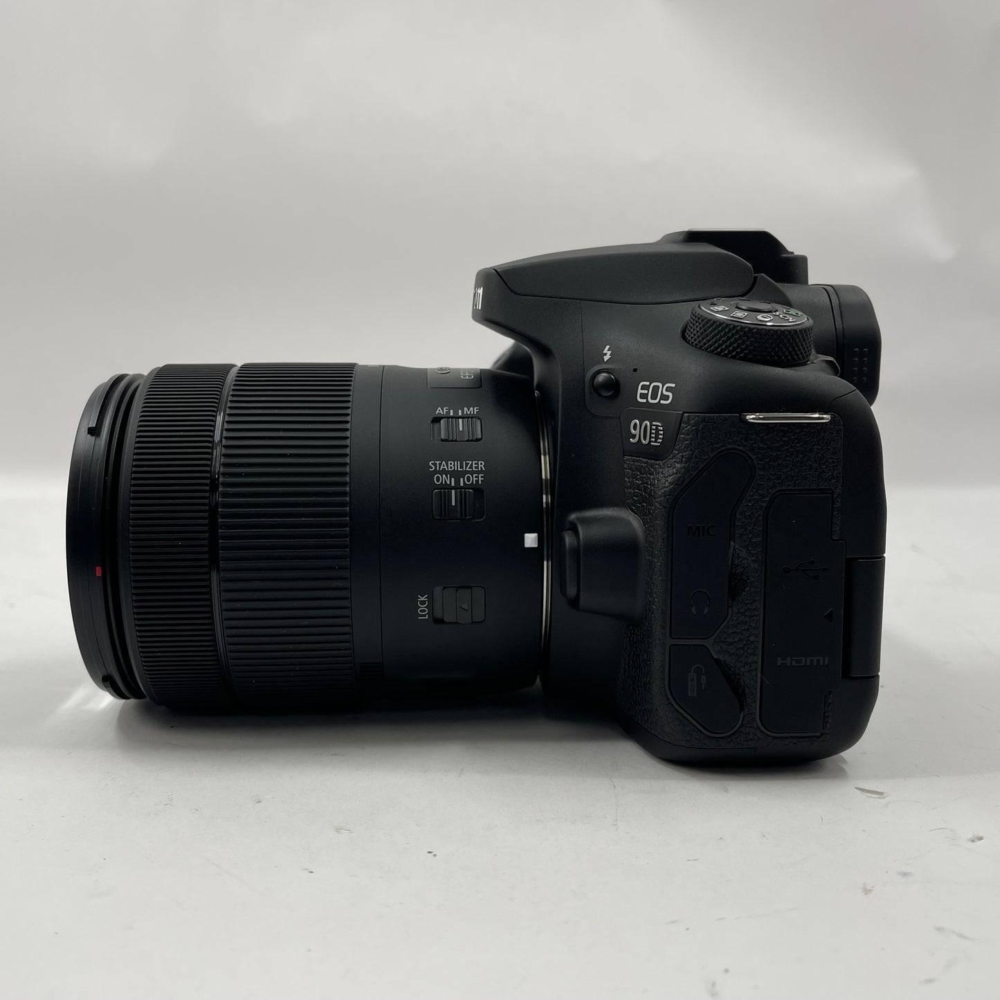 Canon EOS 90D 32.5MP Digital SLR DSLR Camera w/ 18-135mm Canon Lens