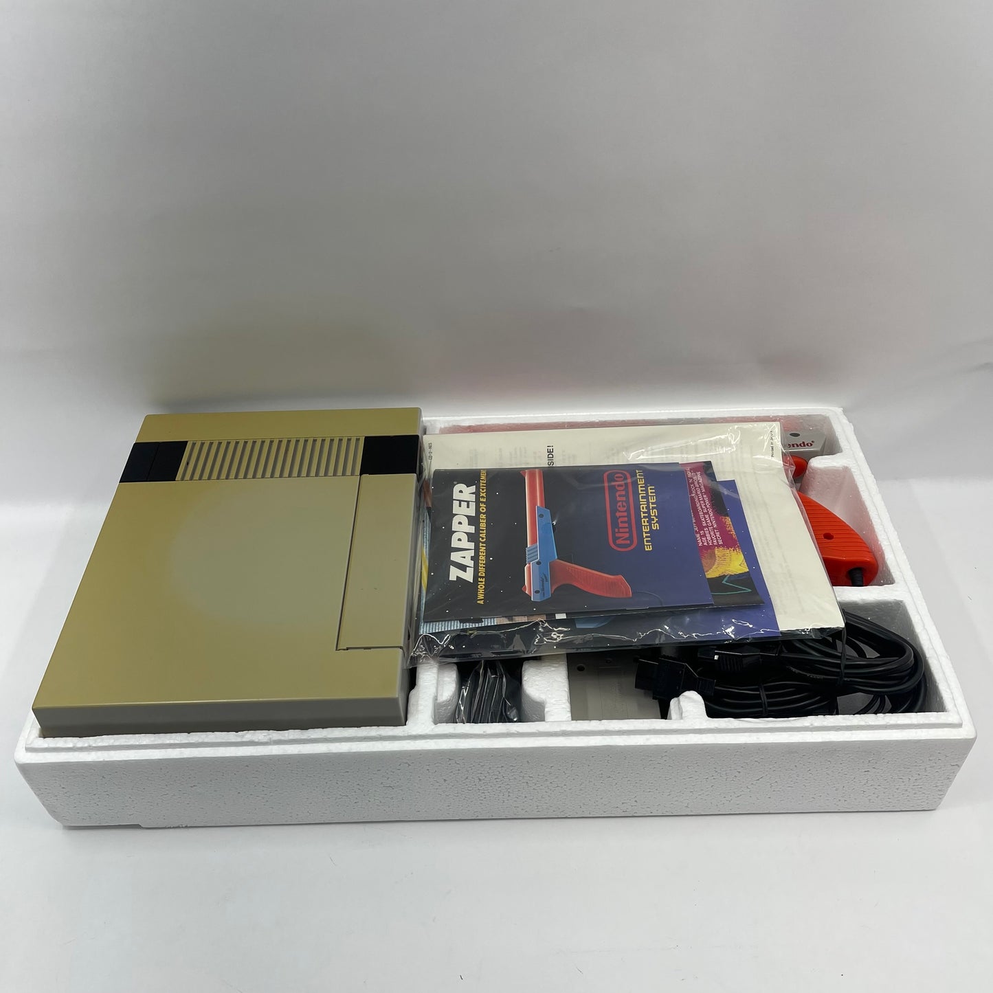 Nintendo Entertainment System NES Video Game Console NES-001 Gray