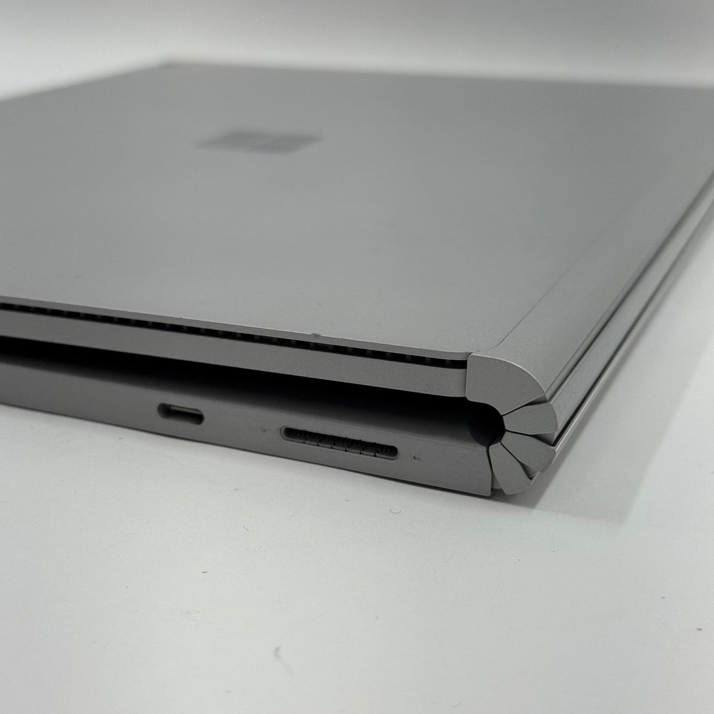Microsoft Surface Book 3 13.5" i7-1065G7 16GB RAM 256GB SSD GeForce GTX 1650