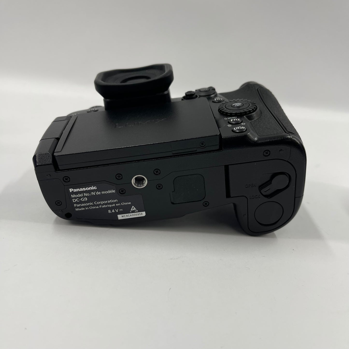 Panasonic Lumix G9 20.3MP Mirrorless Camera Leica DG 12-60mm f/2.8-4.0 Lens