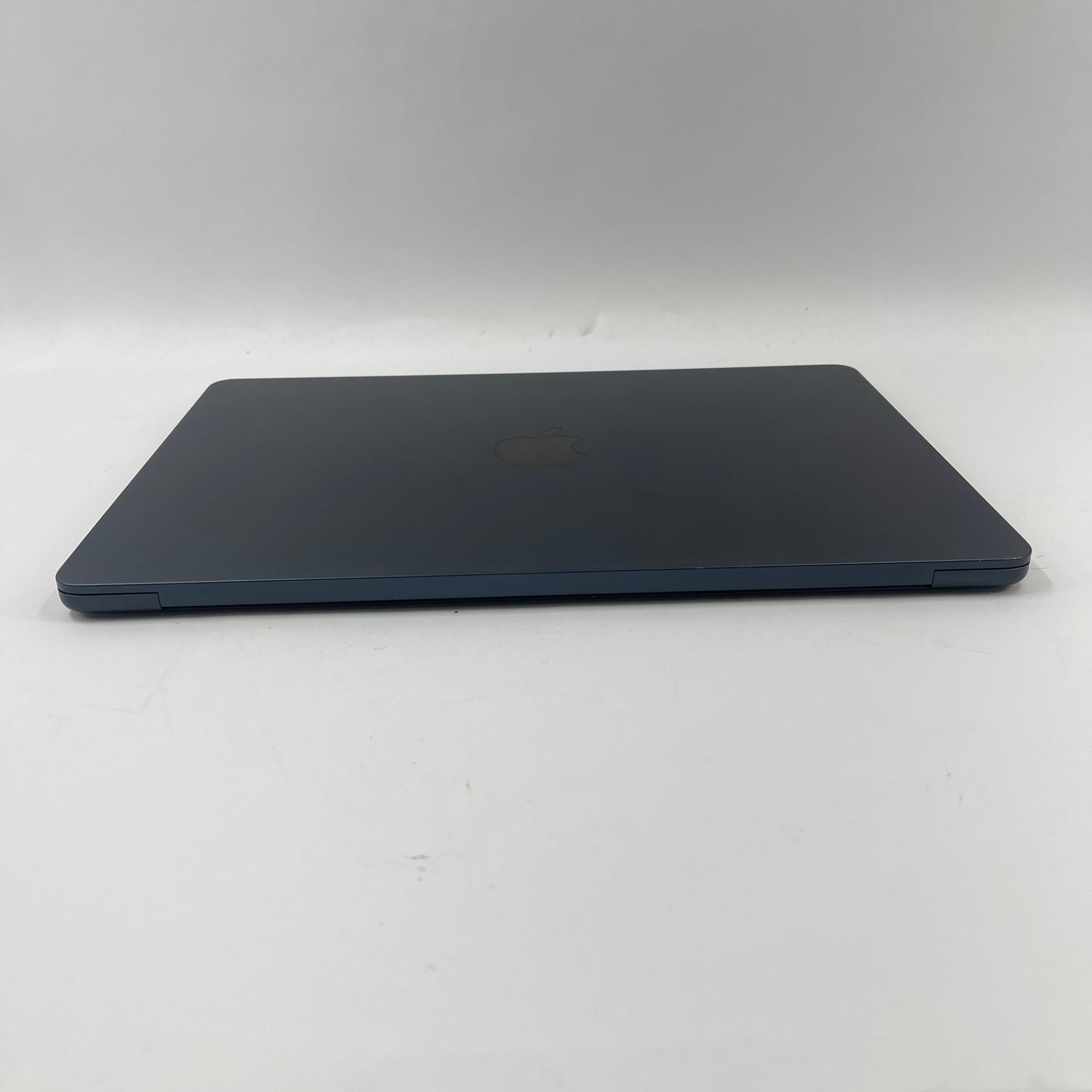 2024 Apple MacBook Air 13.6" M3 8C GPU 4.0GHz 8GB RAM 256GB SSD A3113