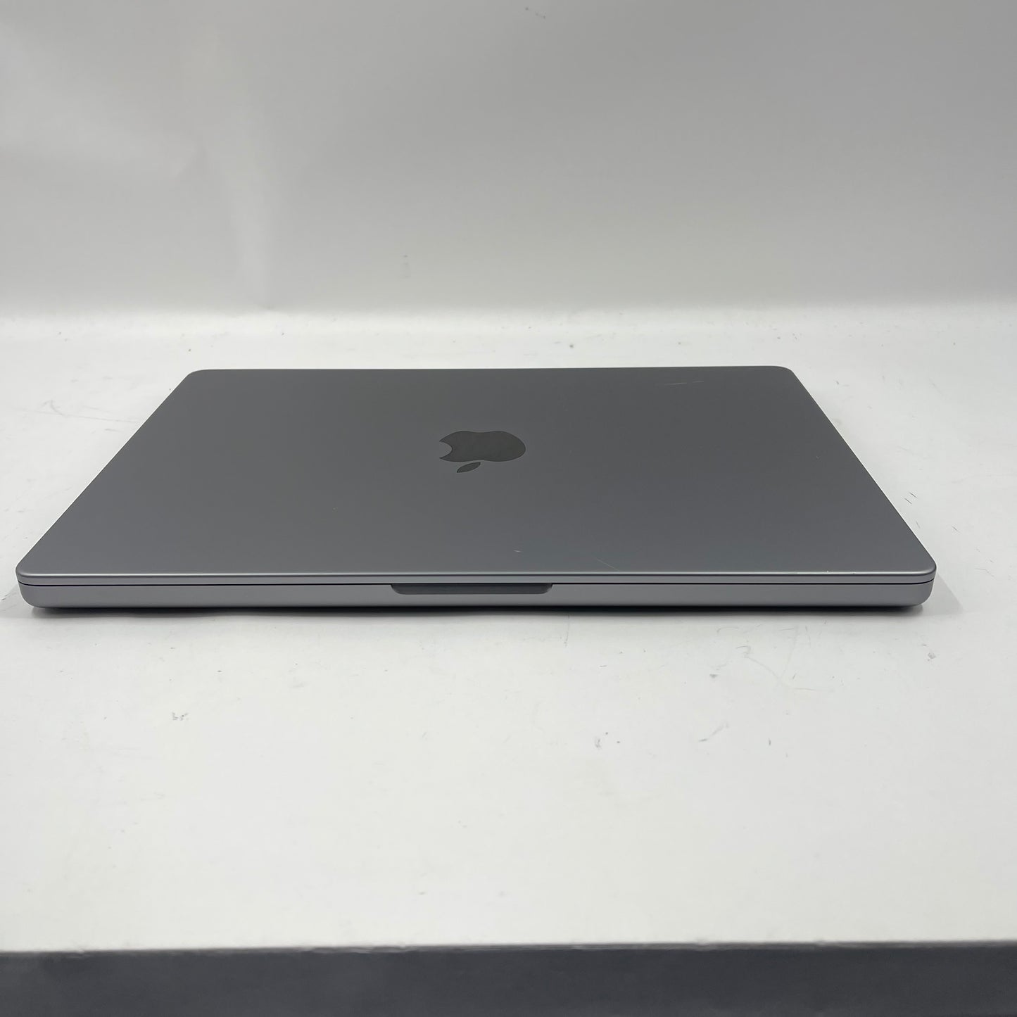 2023 Apple MacBook Pro 12" M3 10C GPU 4.0GHz 16GB RAM 256GB SSD MXE03LL/A