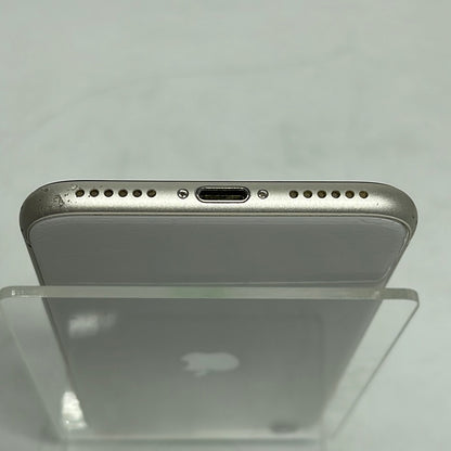 Broken Factory Unlocked Apple iPhone SE 3rd Gen 64GB 16.5.1 MMX63LL/A Cracked
