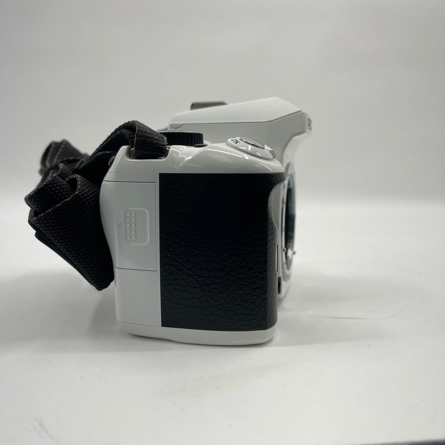 Pentax K-R 14692 12.4MP Digital SLR DSLR Camera