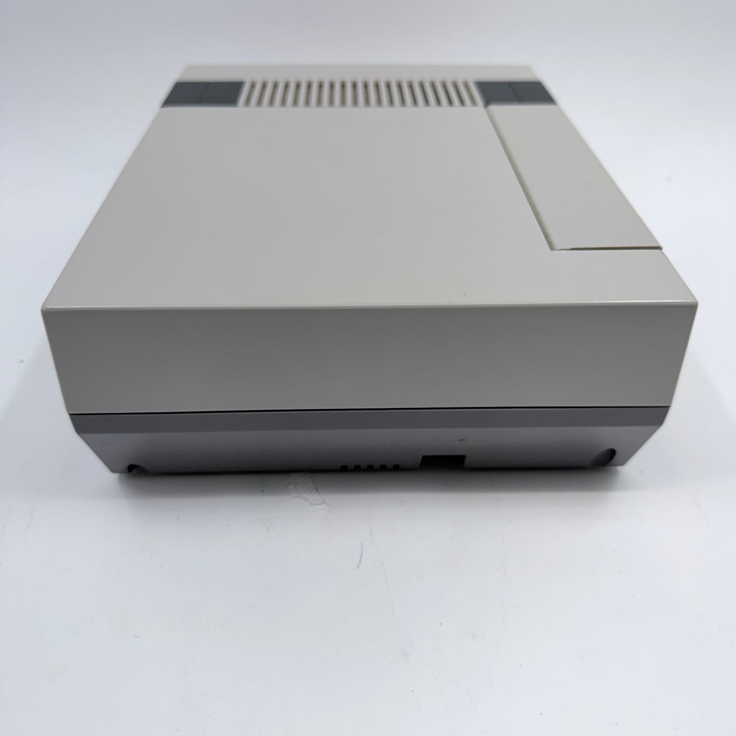 Nintendo Entertainment System NES Video Game Console NES-001 Gray