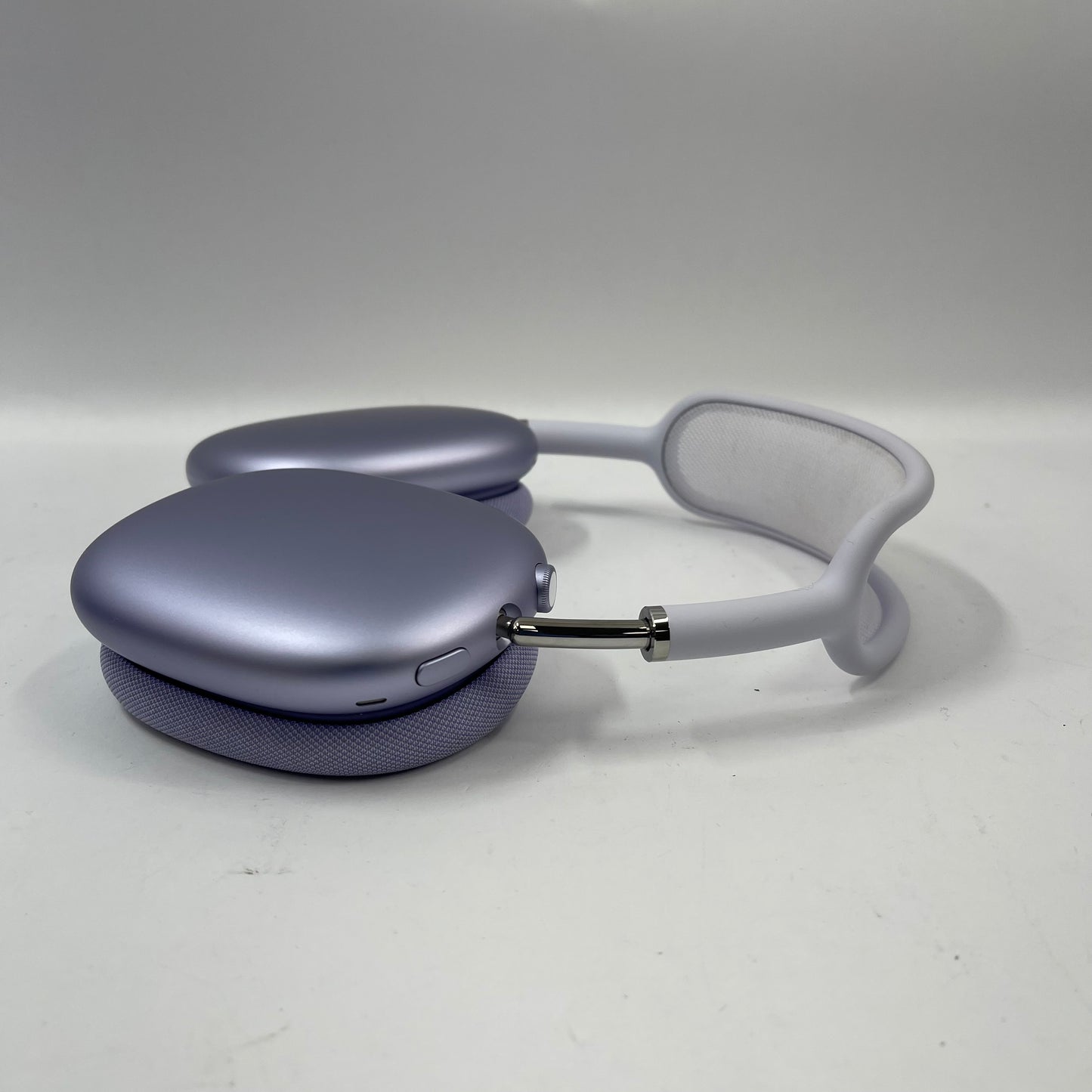 Apple AirPods Max USB-C Wireless Over-Ear Headphones Purple MWW83AM/A