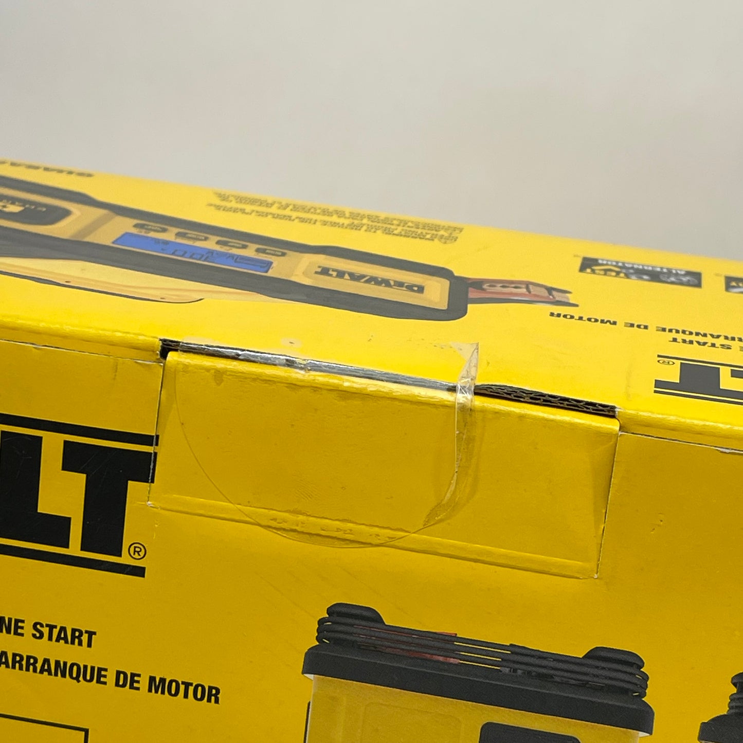 New DeWalt DXAEC100 Professional Battery Charger