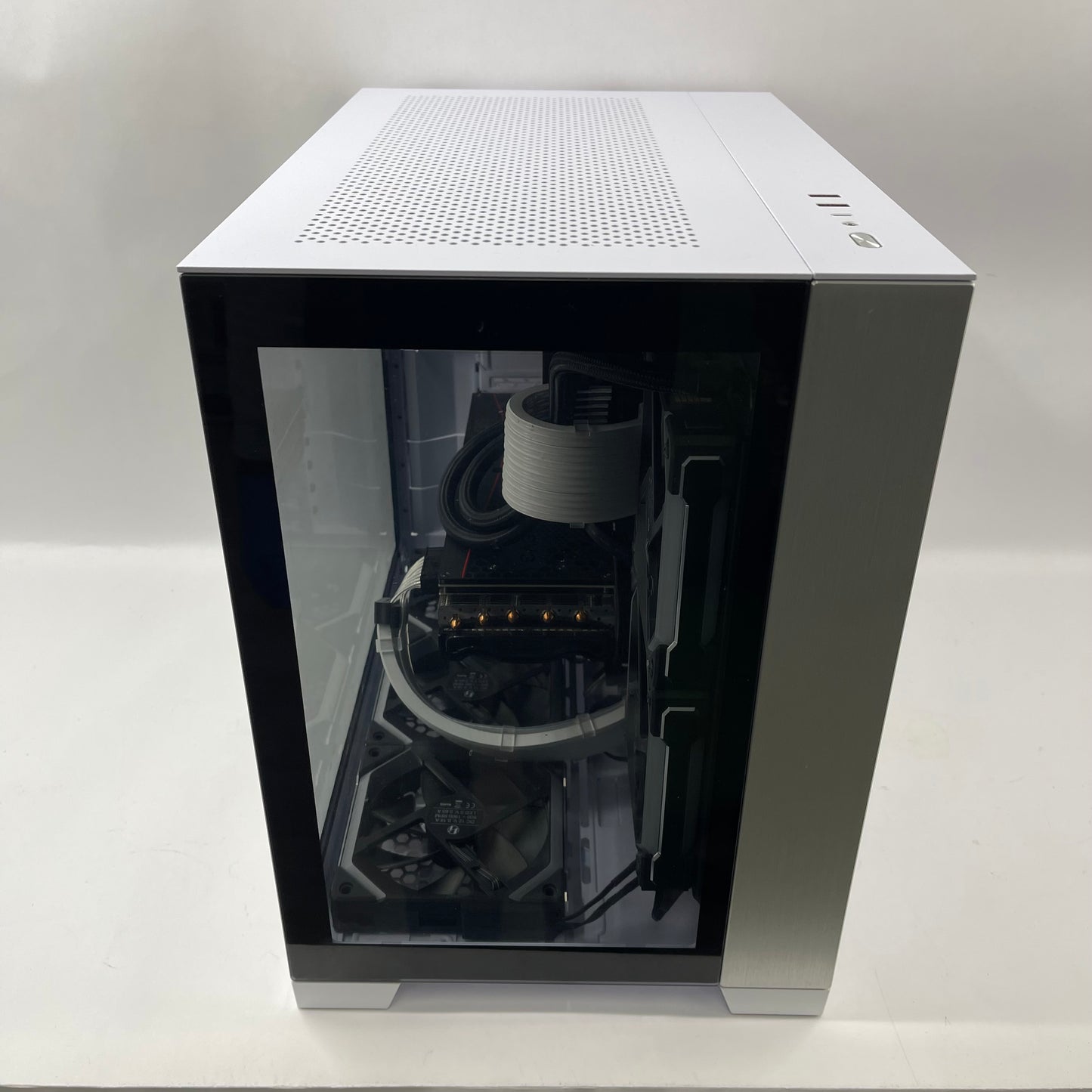 Lian Li O11D Mini Ryzen 5 5600X 16GB RAM 1TB SSD RTX 3060 Ti Liquid Cooling