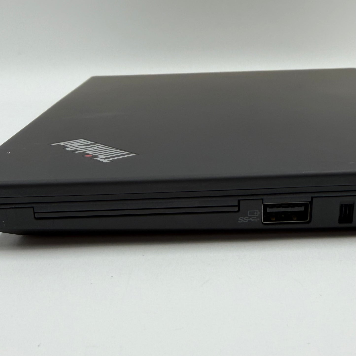 Lenovo ThinkPad T14 Gen 2 20W0003KUS 14" i5-1135G7 2.4GHz 16GB RAM 512GB SSD