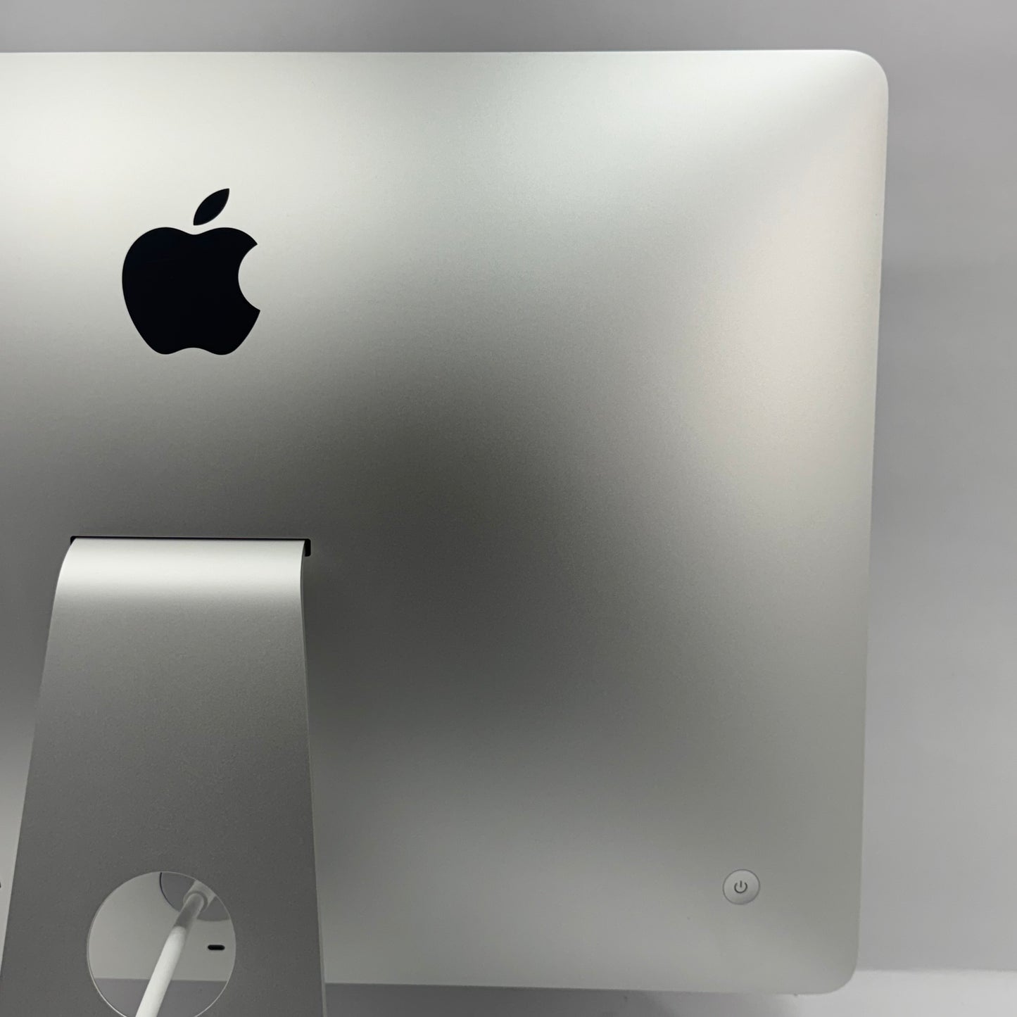 2019 Apple iMac 21.5" i3 3.6GHz 8GB RAM 1TB HDD Silver A2116