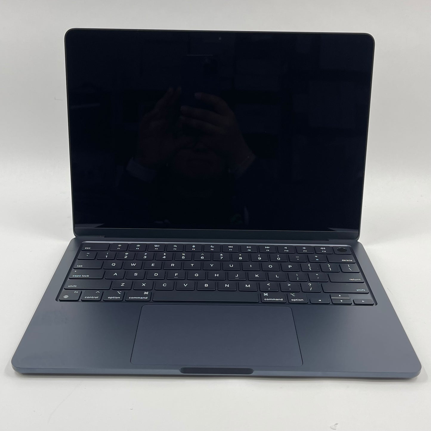 2024 Apple MacBook Air 13.6" M3 8C GPU 4.0GHz 16GB RAM 256GB SSD A3113