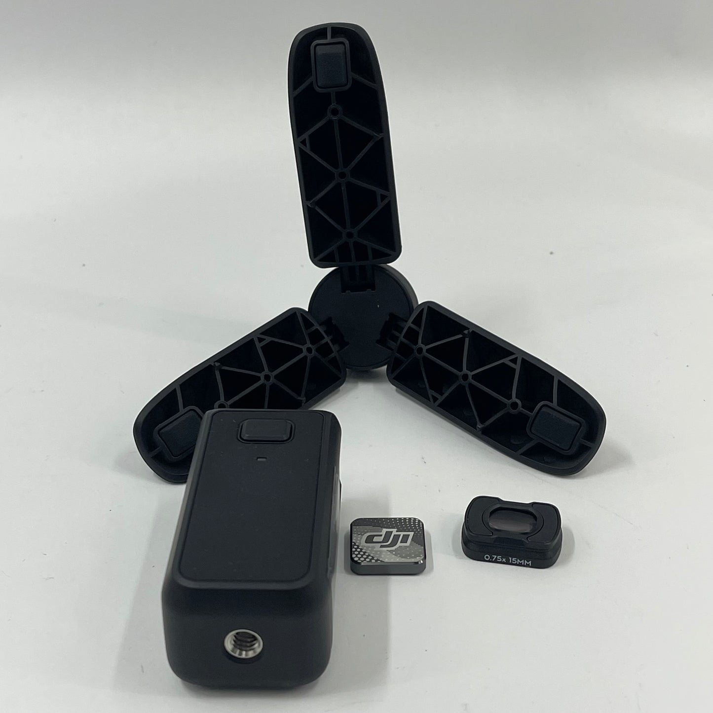 DJI Osmo Pocket 3 Creater Combo 9.4MP 3-Axis Stabilized 4K Handheld Camera