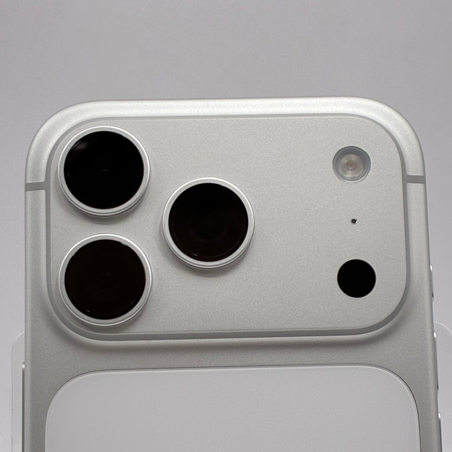 Factory Unlocked Apple iPhone 17 Pro 256GB Silver MG7K4LL/A