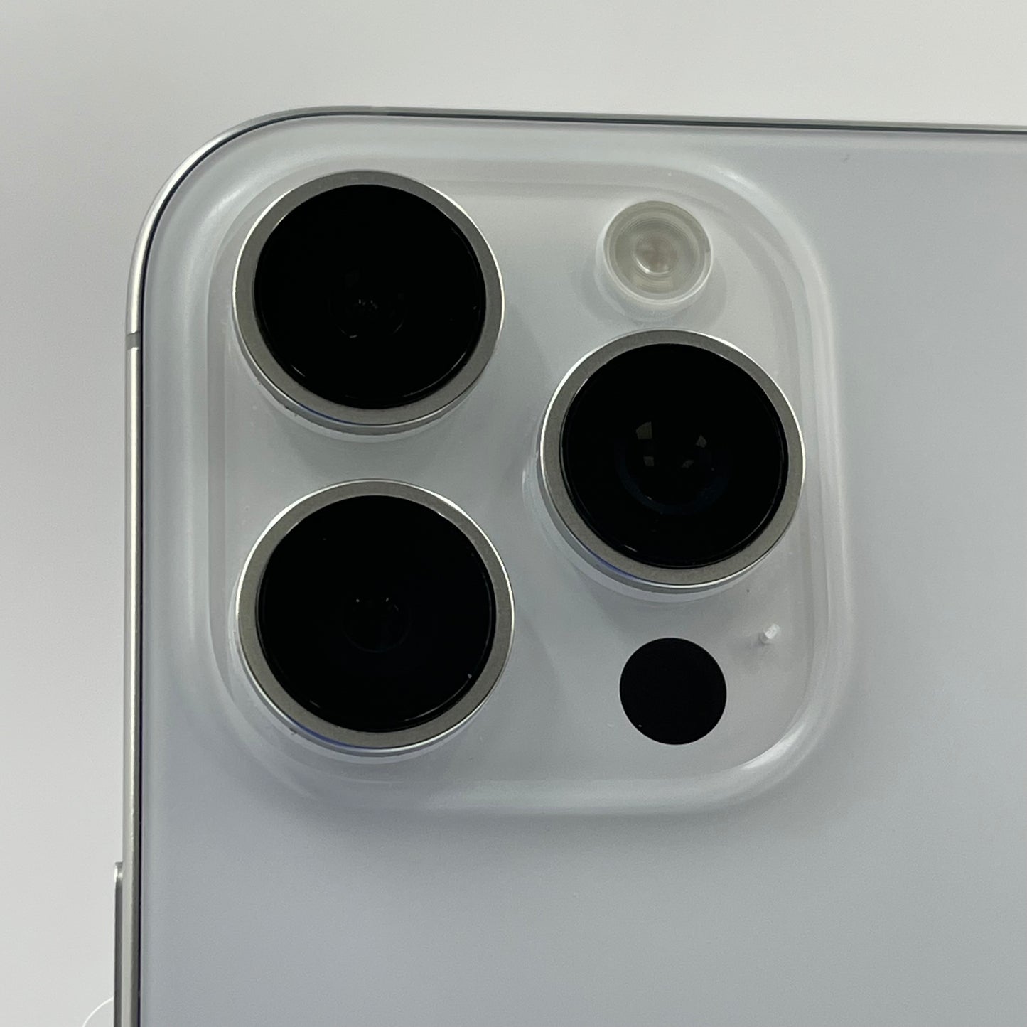 Factory Unlocked Apple iPhone 16 Pro Max 256GB White MYW43LL/A