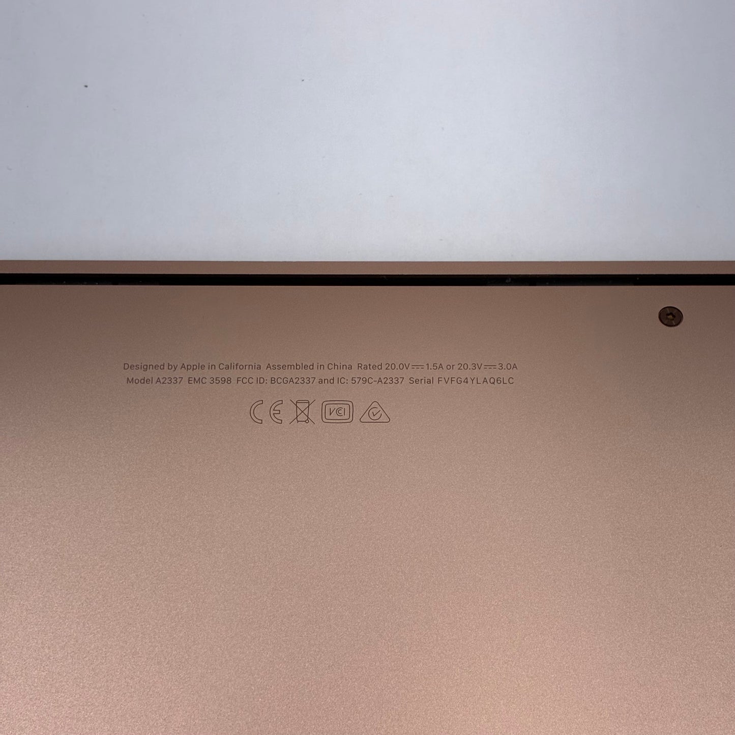 2020 Apple MacBook Air 13.3" M1 7C GPU 3.2GHz 8GB RAM 256GB SSD A2337