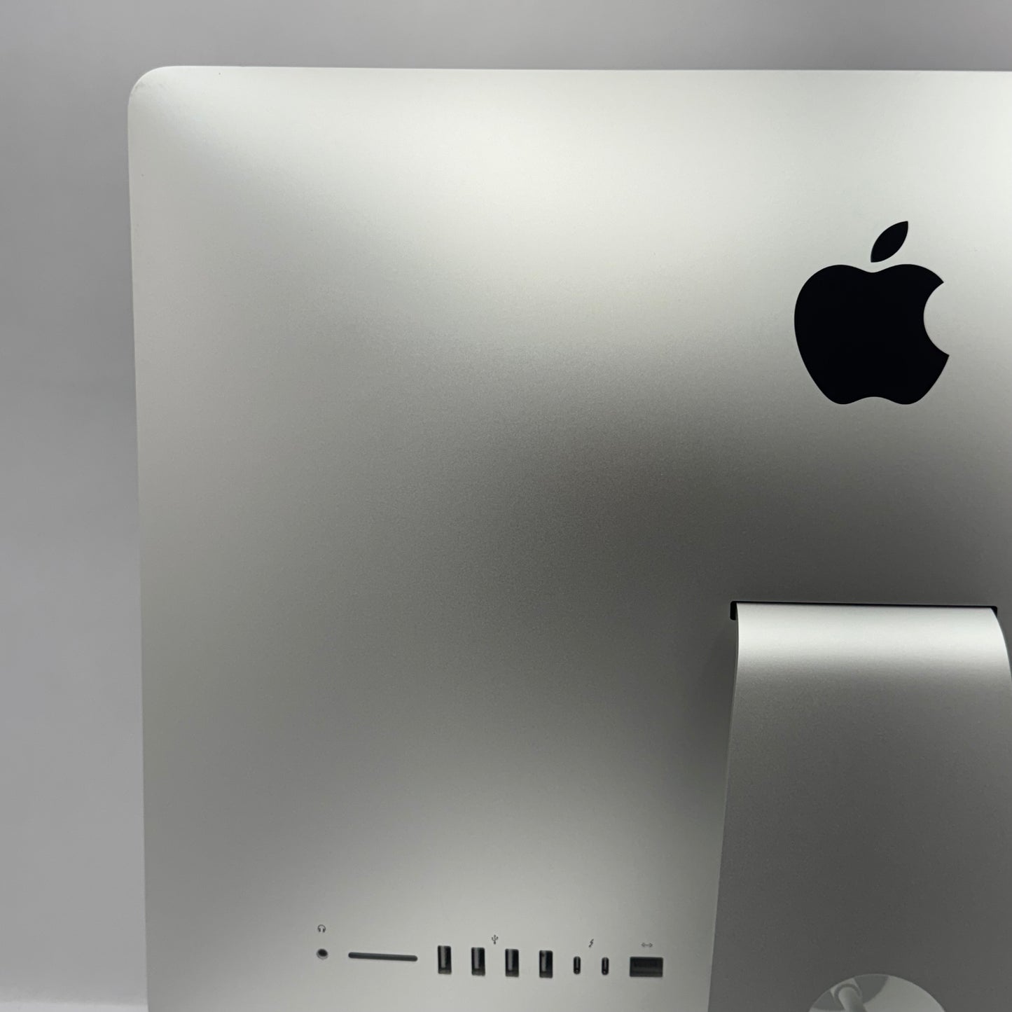 2019 Apple iMac 21.5" i3 3.6GHz 8GB RAM 1TB HDD Silver A2116