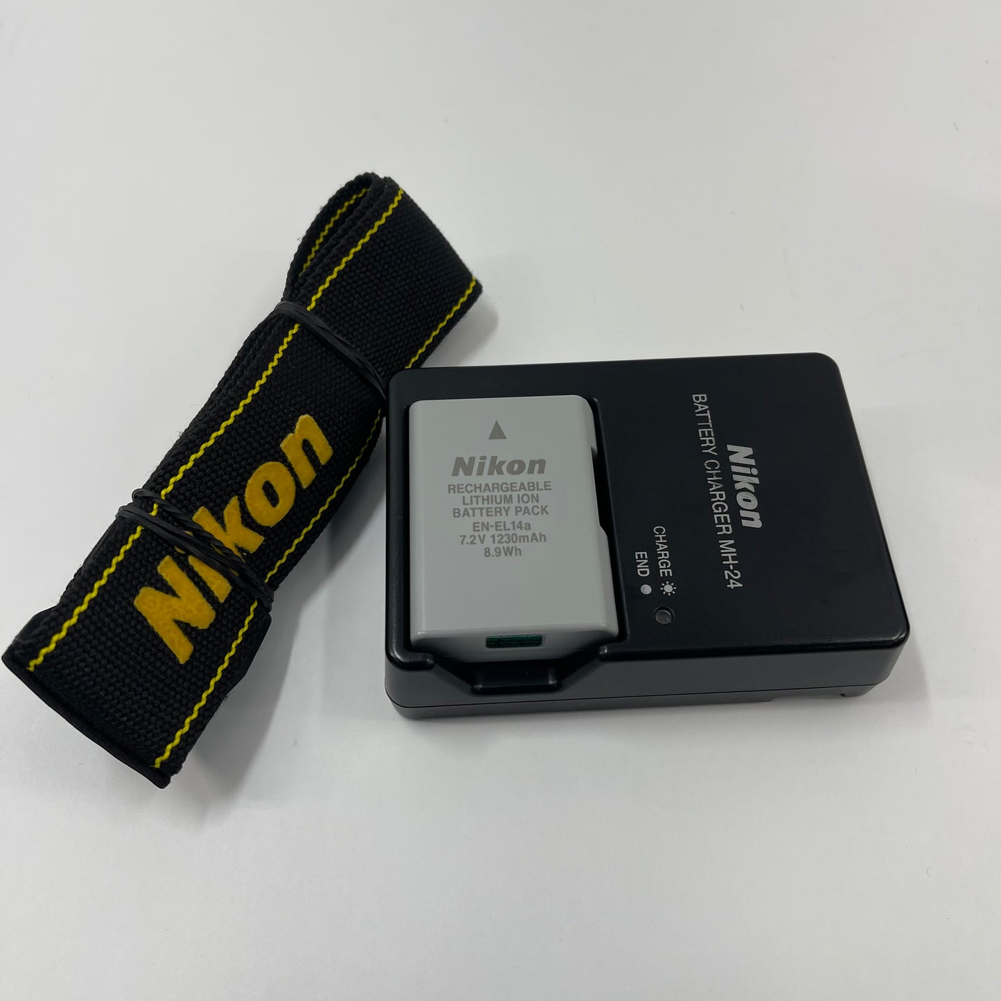 Nikon D3400 24.2MP Digital SLR DSLR Camera 11283 Shutter Count