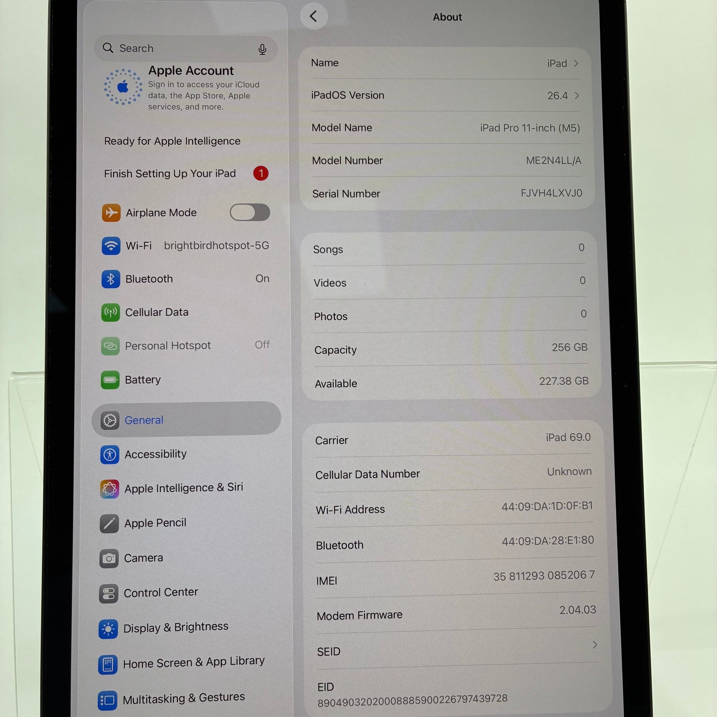 Unlocked Apple iPad Pro 11" M5 256GB Space Black ME2N4LL/A