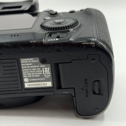 Canon EOS 5D Mark IV 30.4MP Digital SLR DSLR Camera
