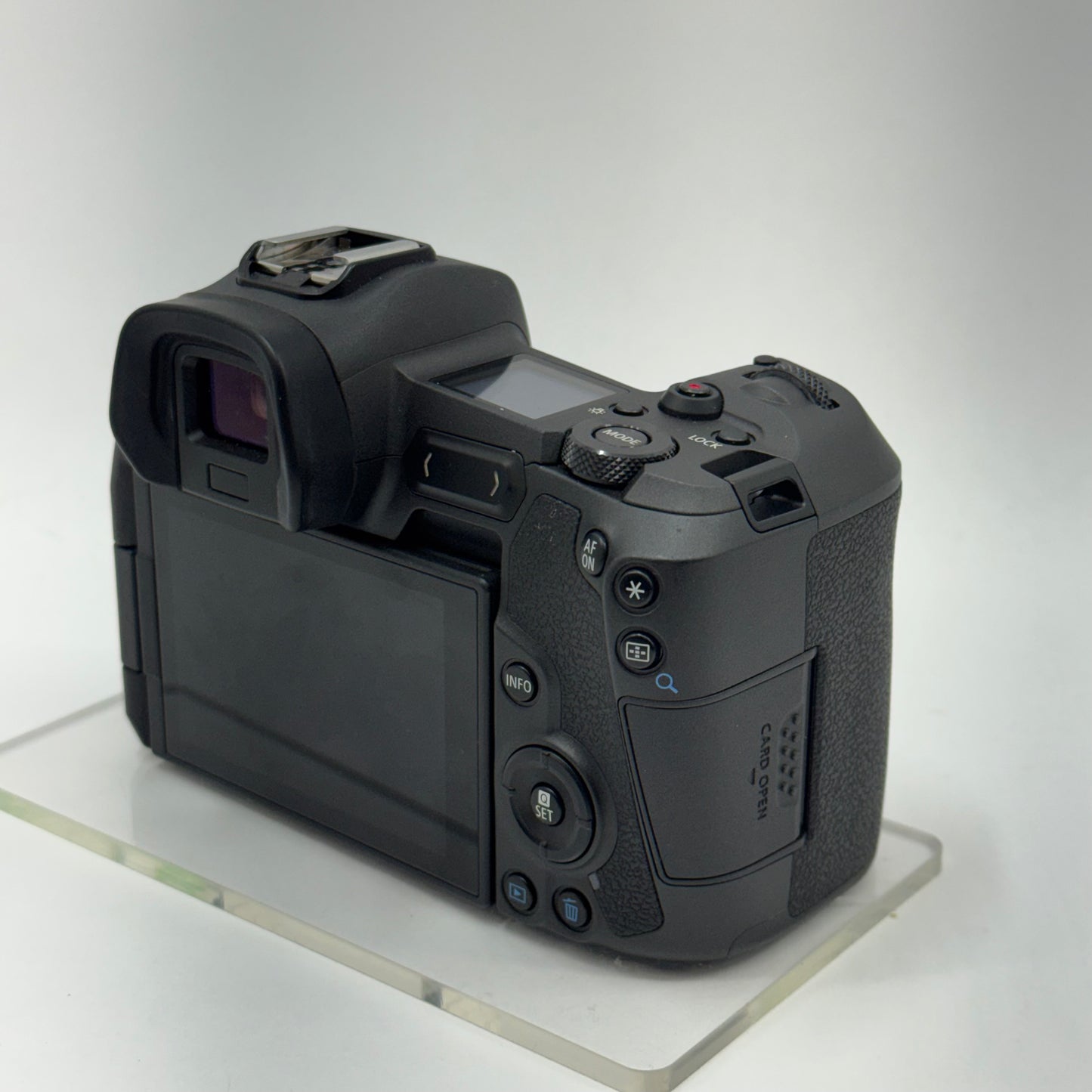 Canon EOS R 30.3MP Full Frame Mirrorless Digital Camera With RF 24-105mm Lens