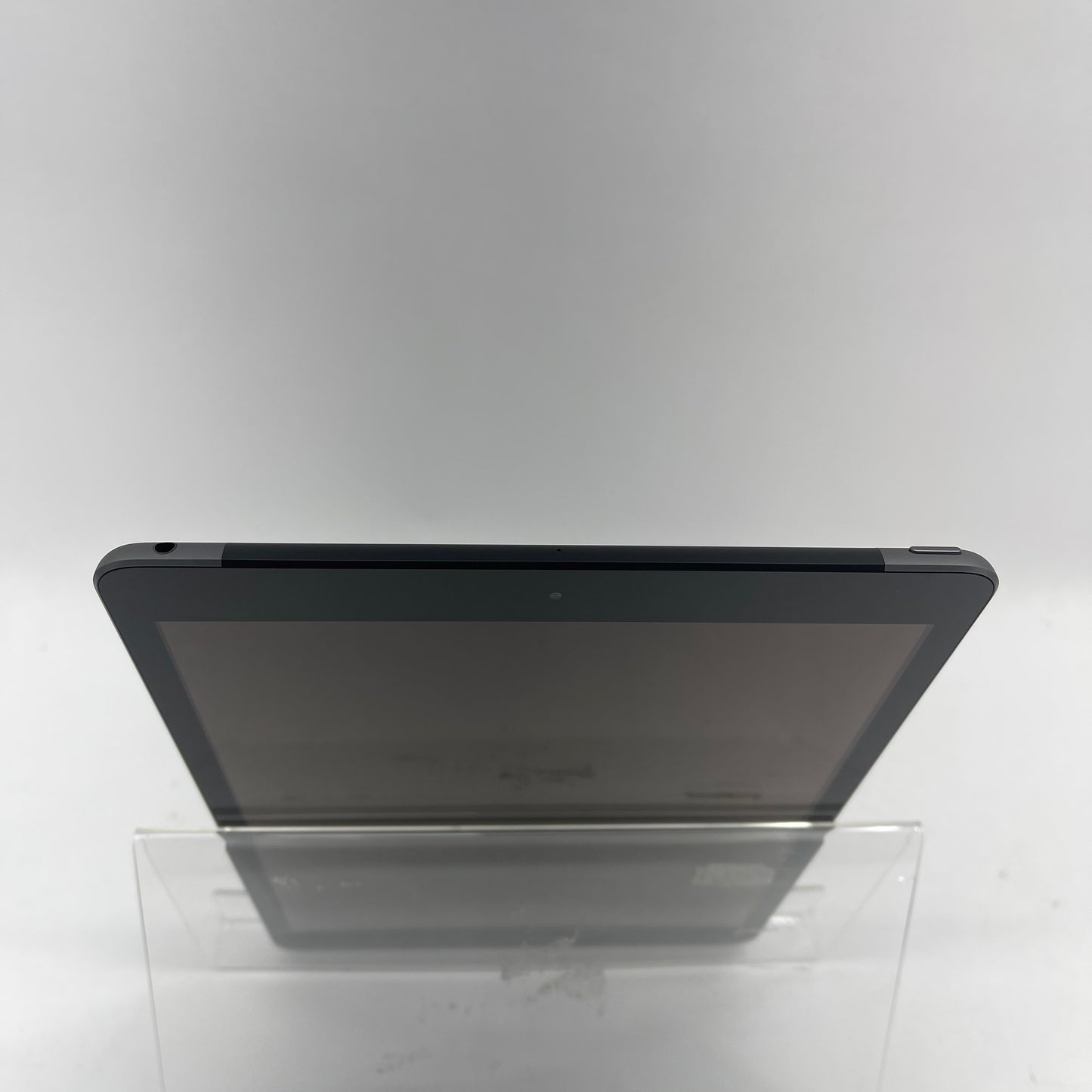 WiFi Only Apple iPad 7th Gen 32GB Space Gray MW6H2LL/A