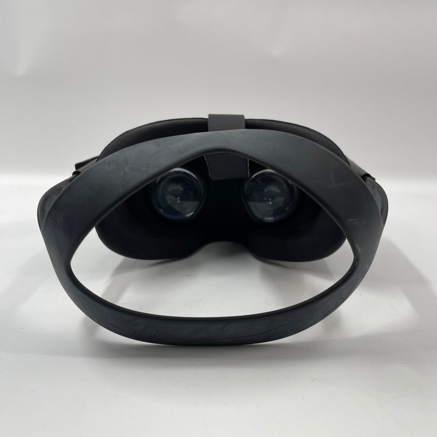Oculus Quest 32GB Standalone All-in-One VR Headset MH-B