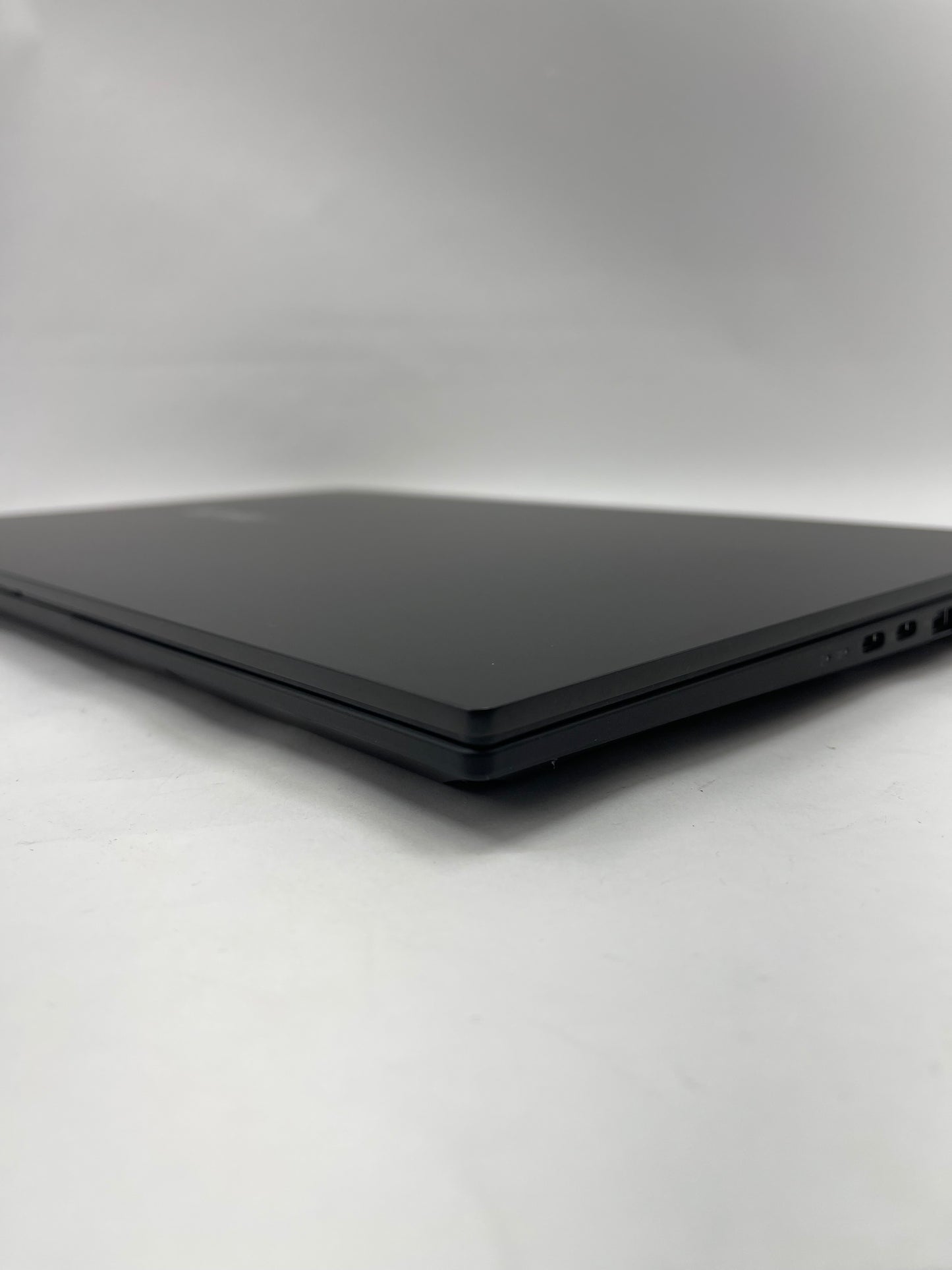 Asus Creator Laptop Q OLED Q540V 15.6" i9-13900H 16GB RAM 1TB SSD RTX 3050