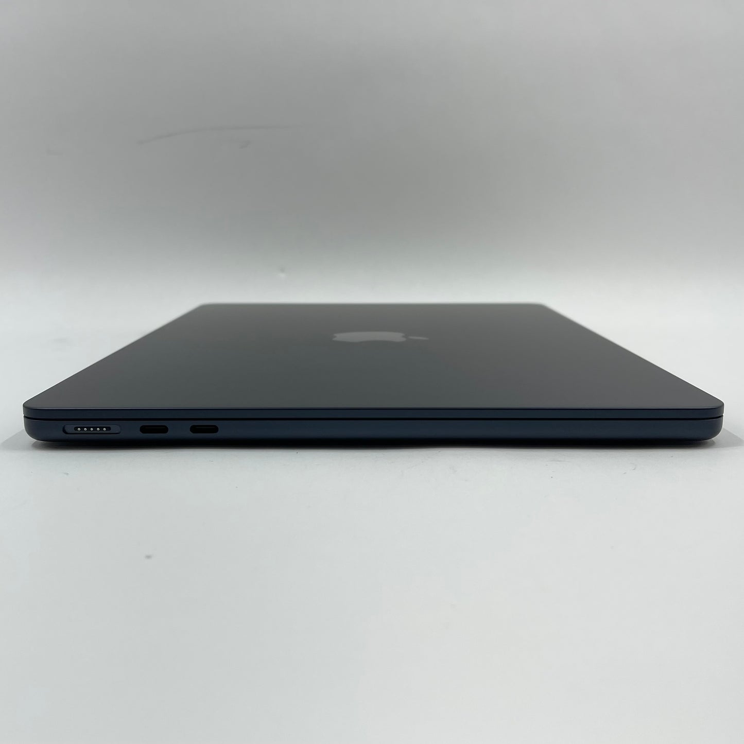 2024 Apple MacBook Air 13.6" M3 8C GPU 4.0GHz 16GB RAM 256GB SSD A3113