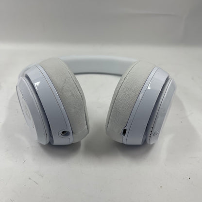 Beats Solo3 Wireless Over-Ear Bluetooth Headphones White MNEP2LL/A