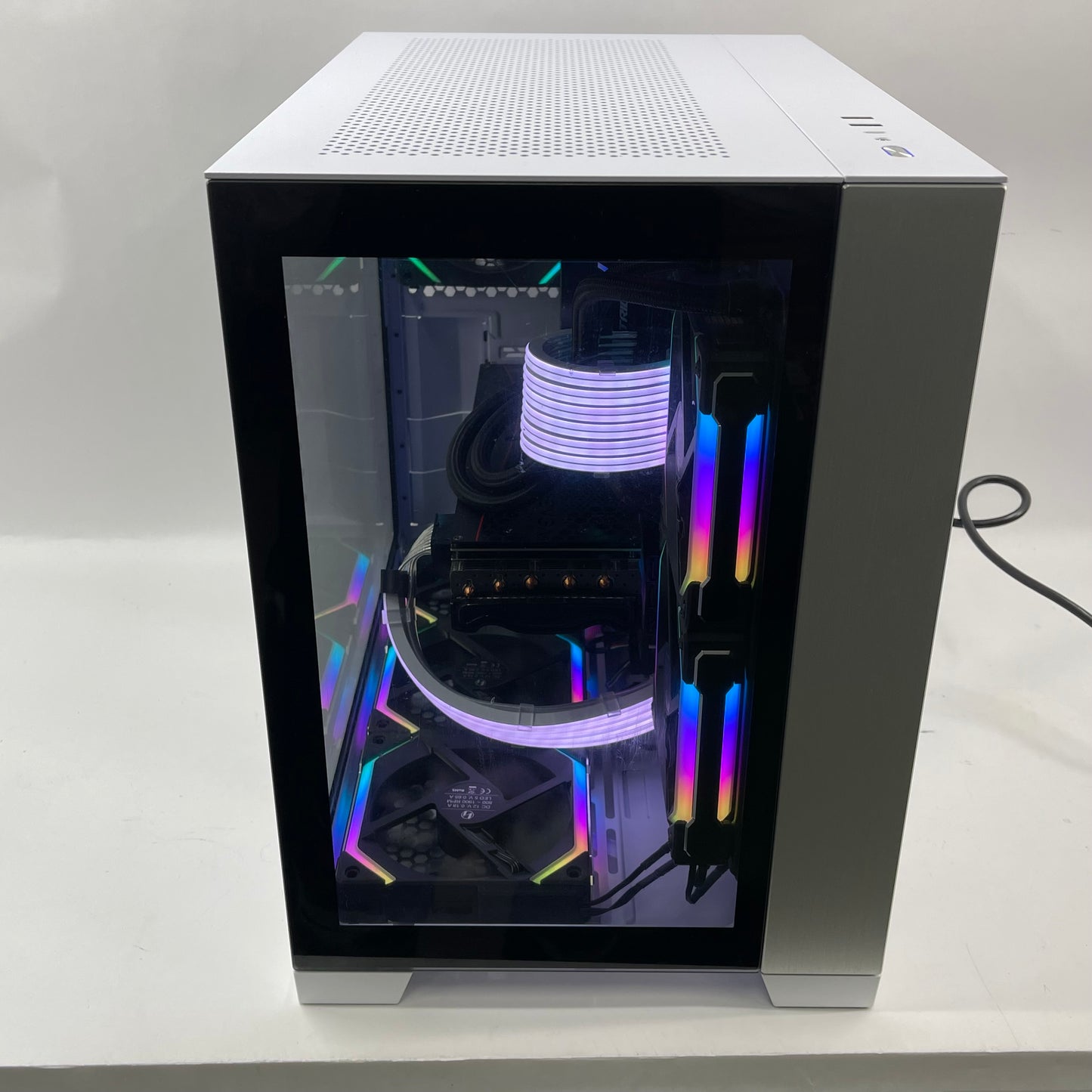 Lian Li O11D Mini Ryzen 5 5600X 16GB RAM 1TB SSD RTX 3060 Ti Liquid Cooling