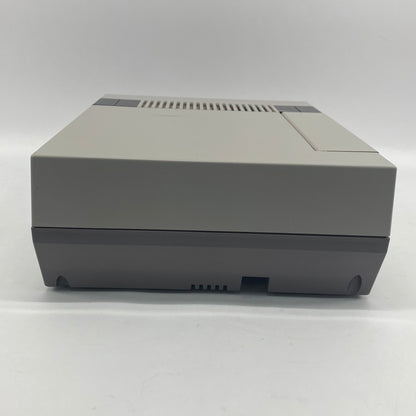 Nintendo Entertainment System NES Video Game Console NES-001 Gray
