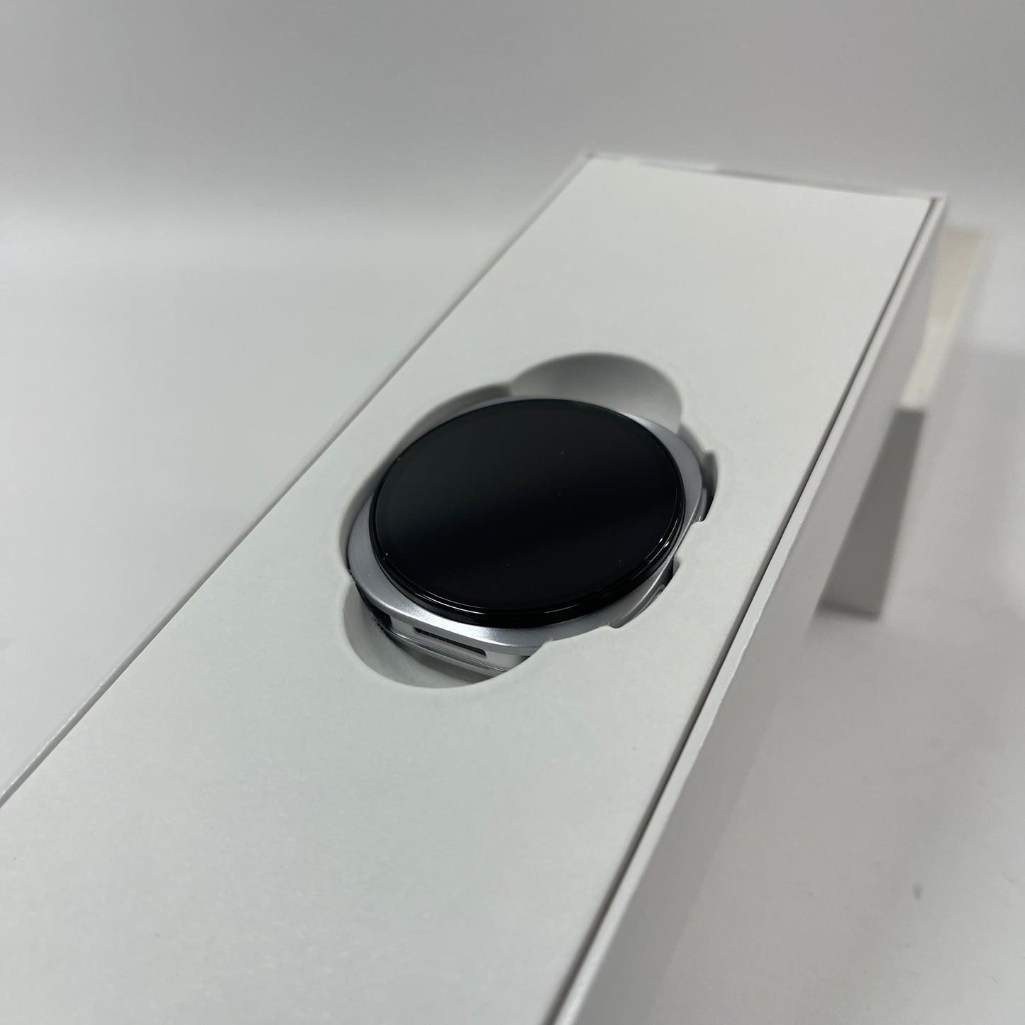 New WiFi Only Samsung Galaxy Watch8 Aluminum Smartwatch SM-L320