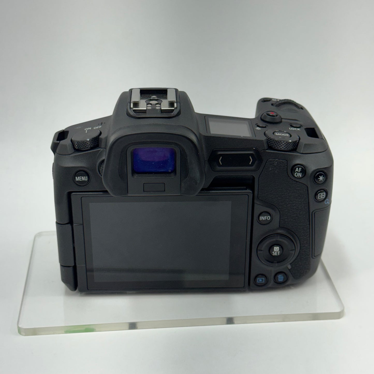 Canon EOS R 30.3MP Full Frame Mirrorless Digital Camera With RF 24-105mm Lens