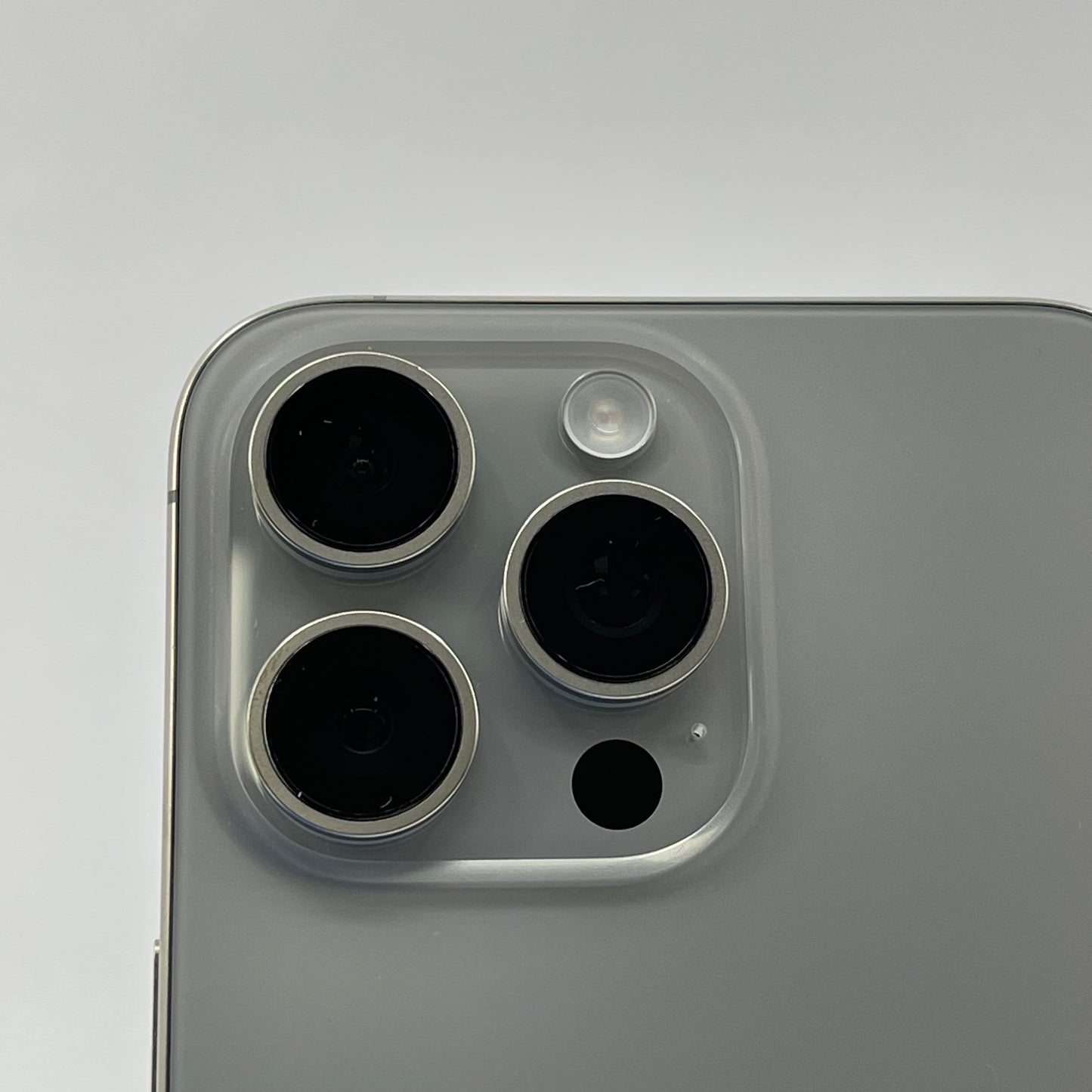 Unlocked Apple iPhone 15 Pro Max 512GB Natural Titanium MU6D3LL/A