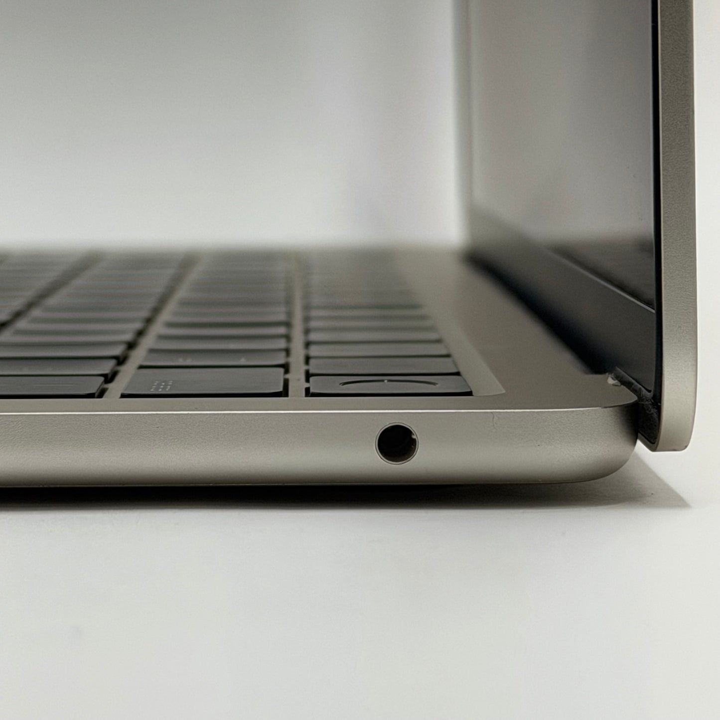 2025 Apple MacBook Air 13" M4 8C GPU 4.5GHz 16GB RAM 256GB SSD A3240