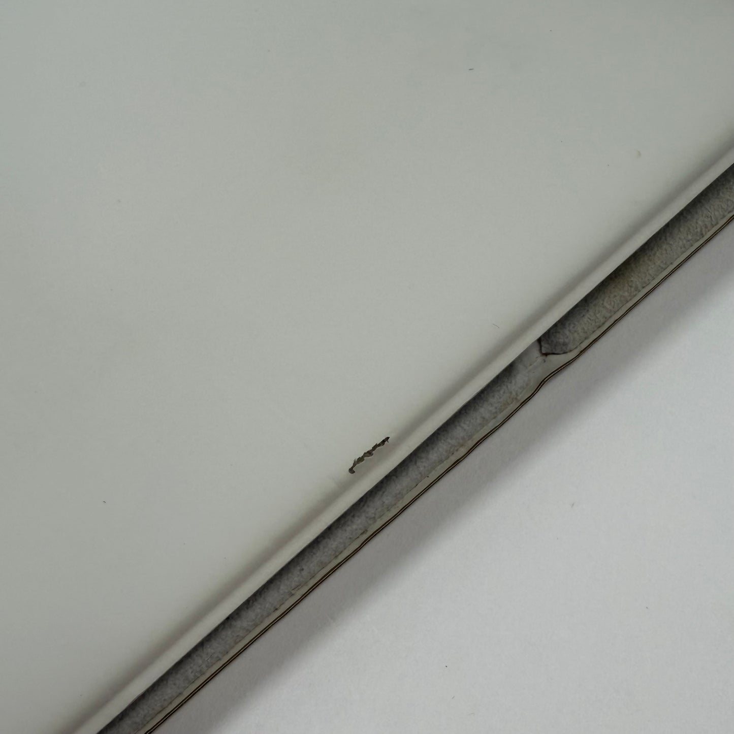 Apple Magic Keyboard for iPad 11" Keyboard Folio Case White A2261