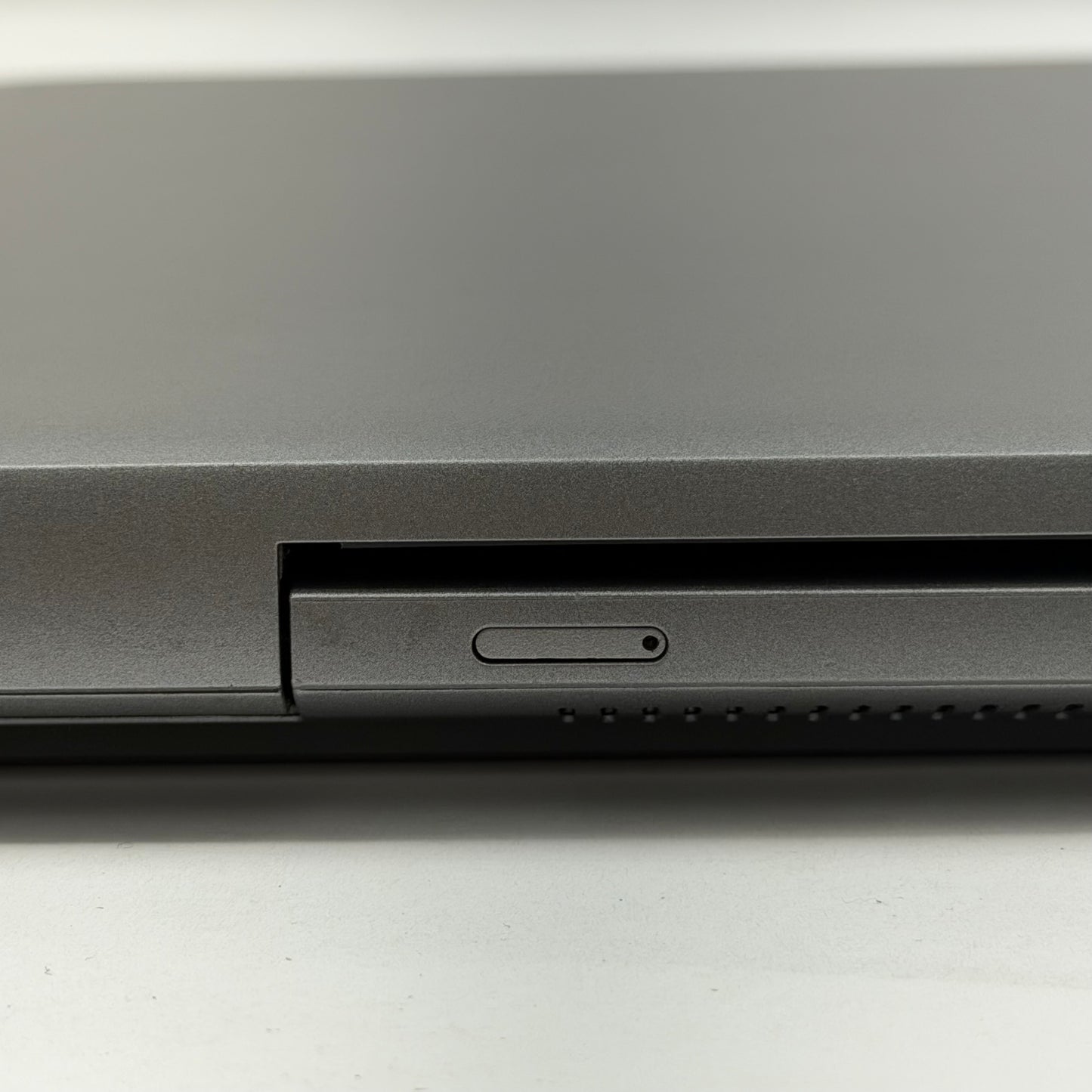 Dell Latitude 5540 15.6" i5-1345U 1.6GHz 16GB 256GB SSD intel Iris Xe Graphics